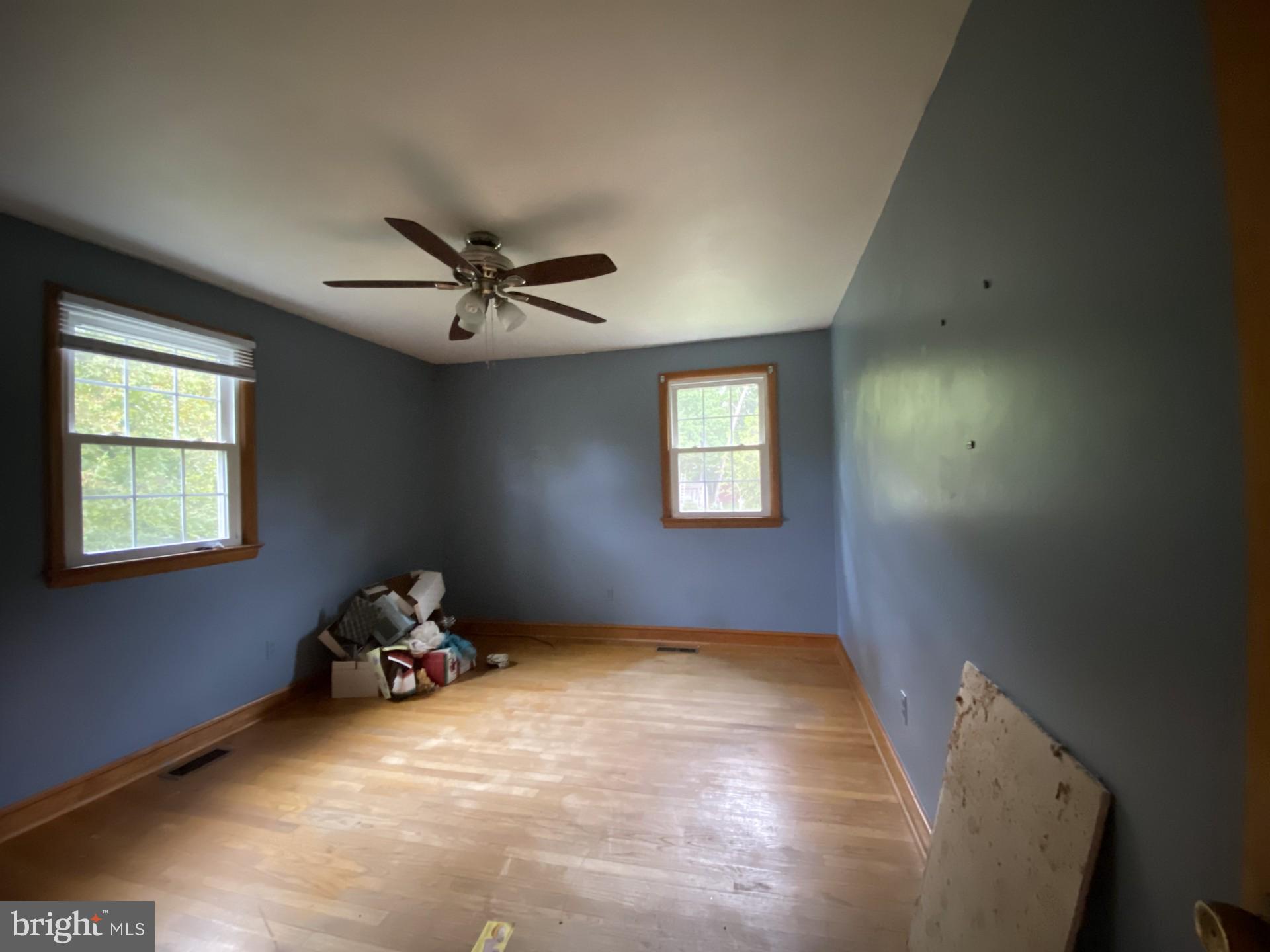 OAKLAND ACRES - Residential