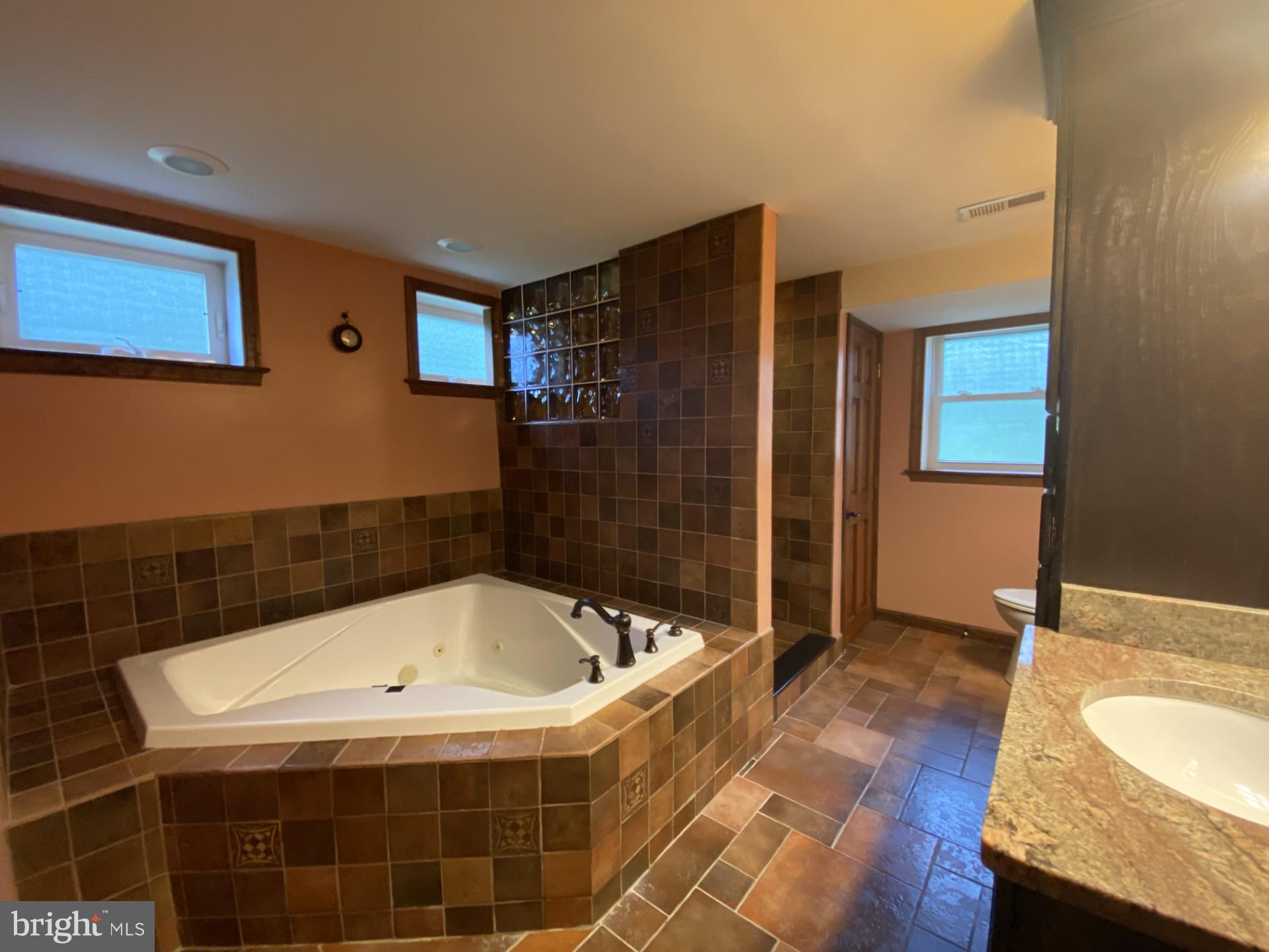 OAKLAND ACRES - Residential