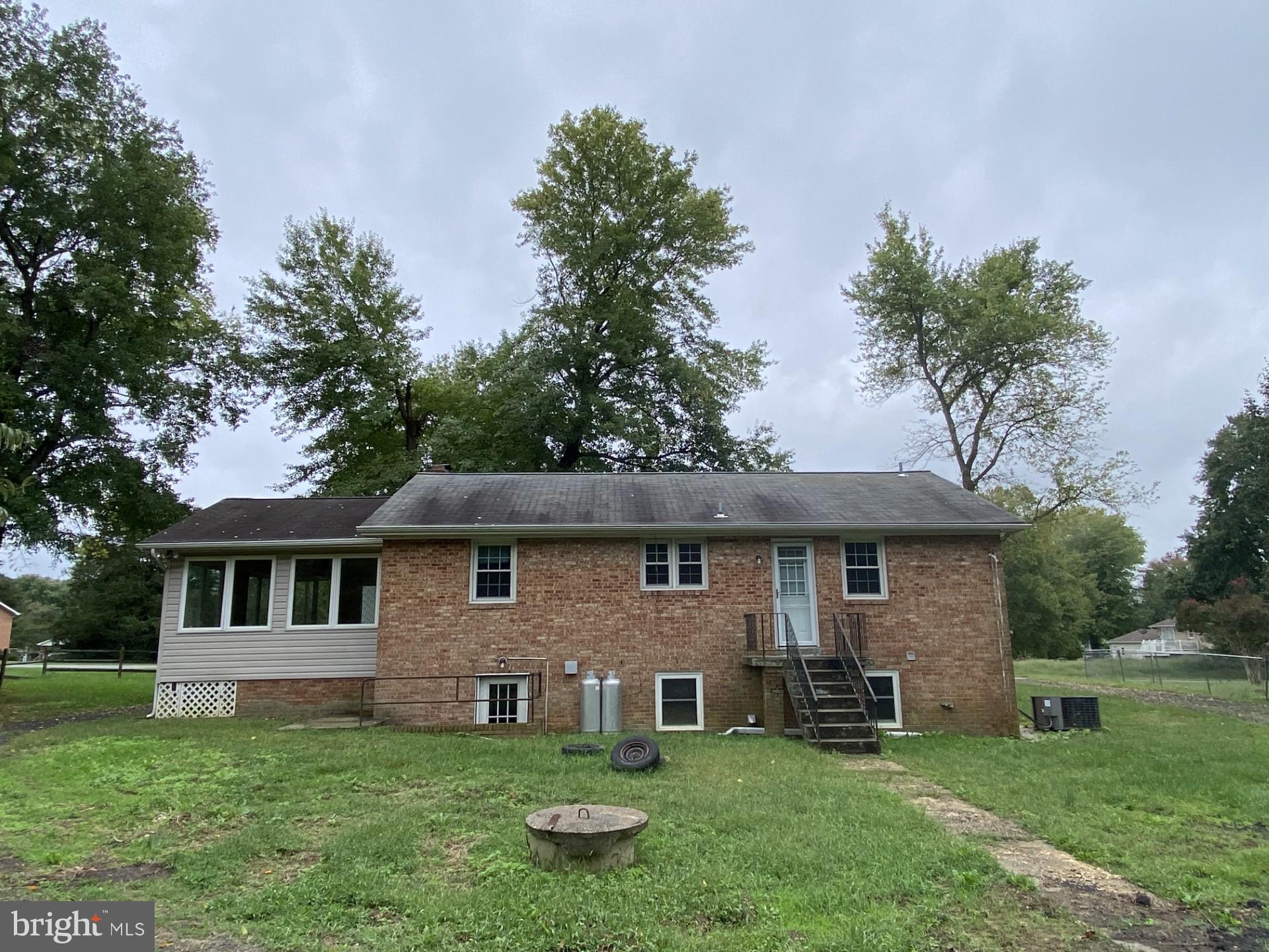 OAKLAND ACRES - Residential