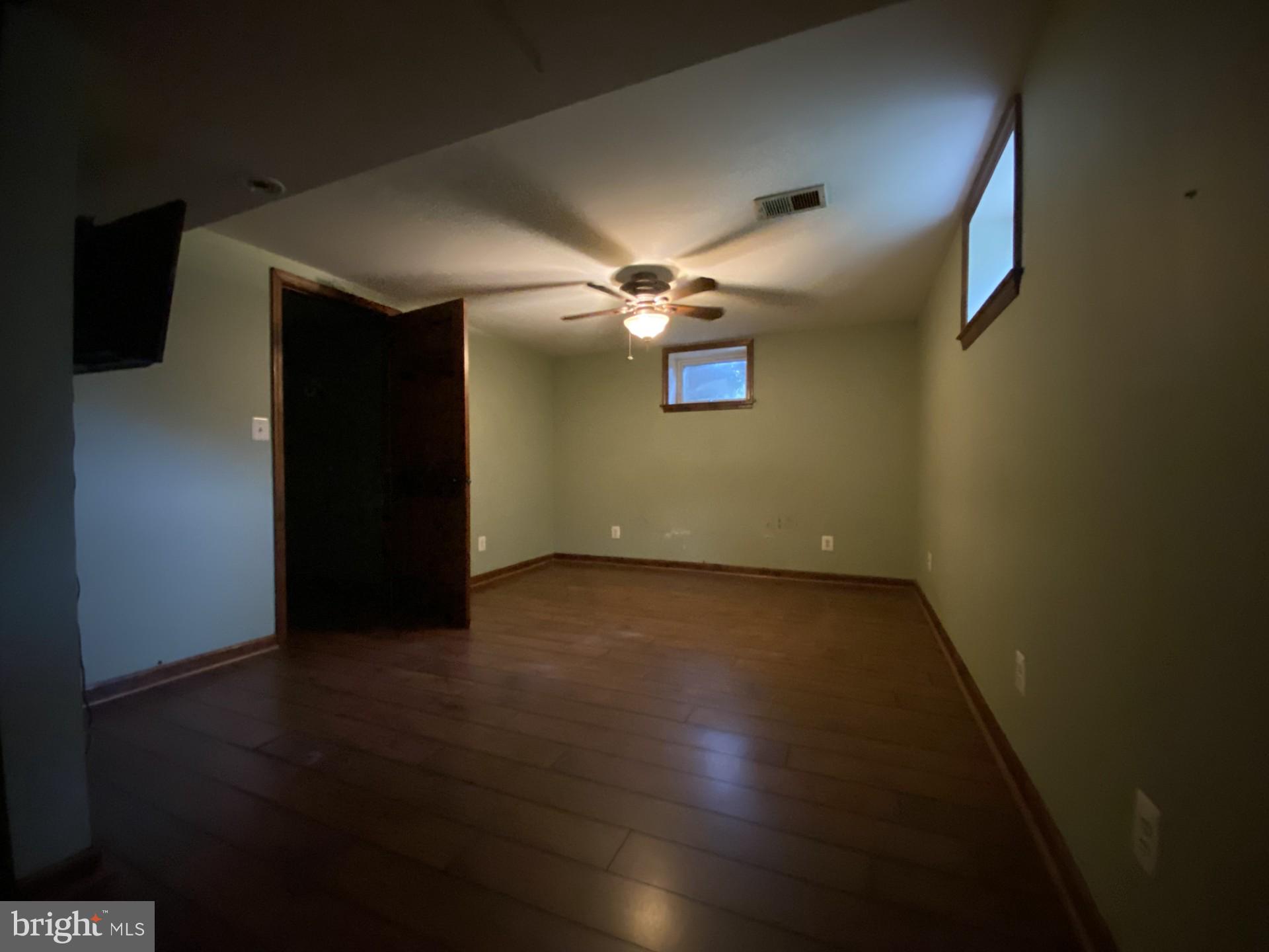 OAKLAND ACRES - Residential