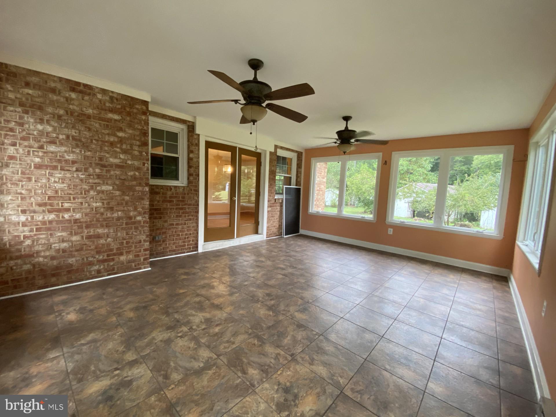 OAKLAND ACRES - Residential