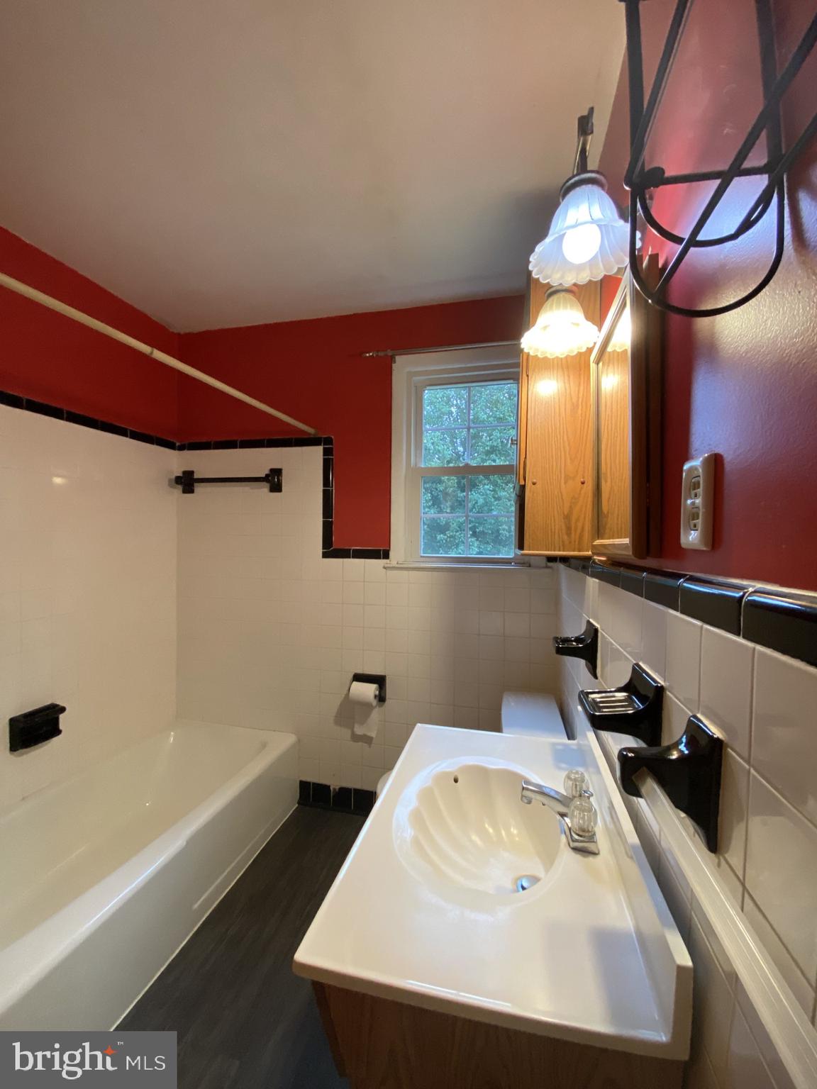 OAKLAND ACRES - Residential