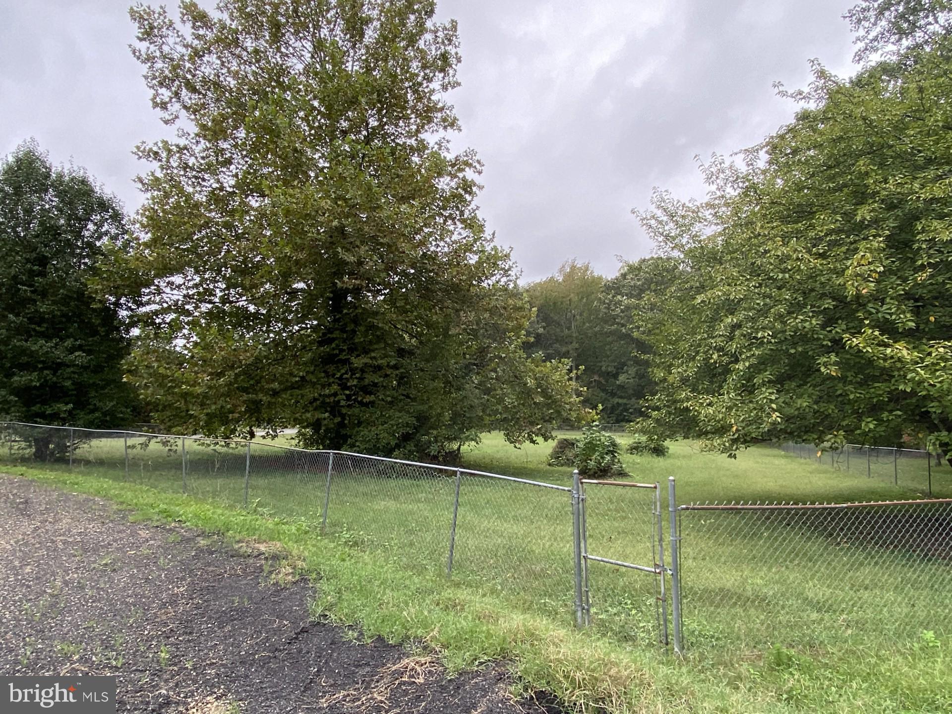 OAKLAND ACRES - Residential