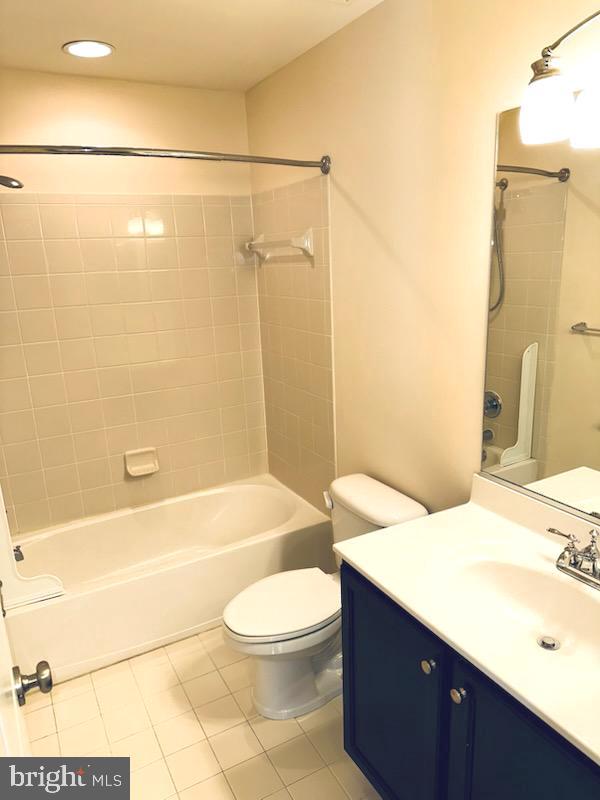 THE VILLAGES OF STEEPLEC - Residential