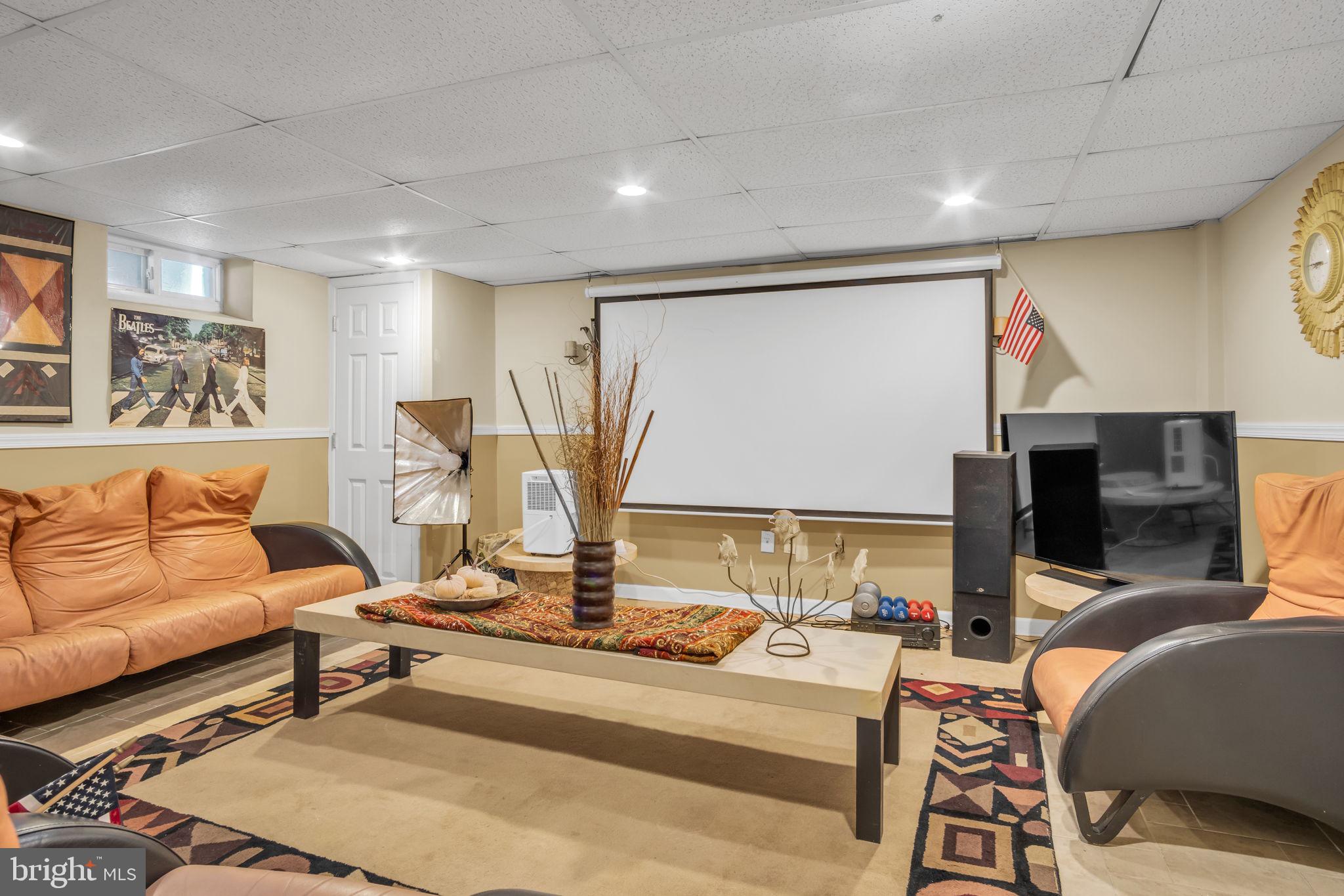 SHOEMAKER VIL - Residential