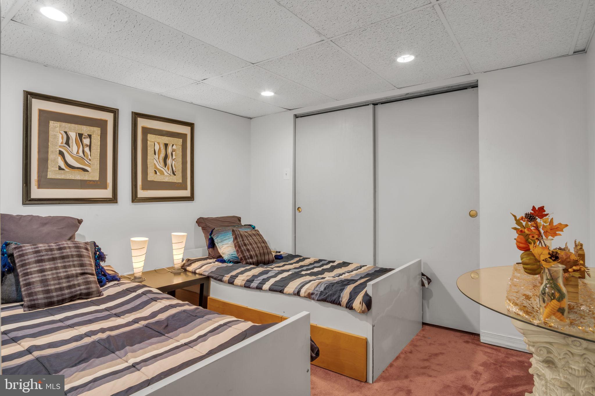 SHOEMAKER VIL - Residential