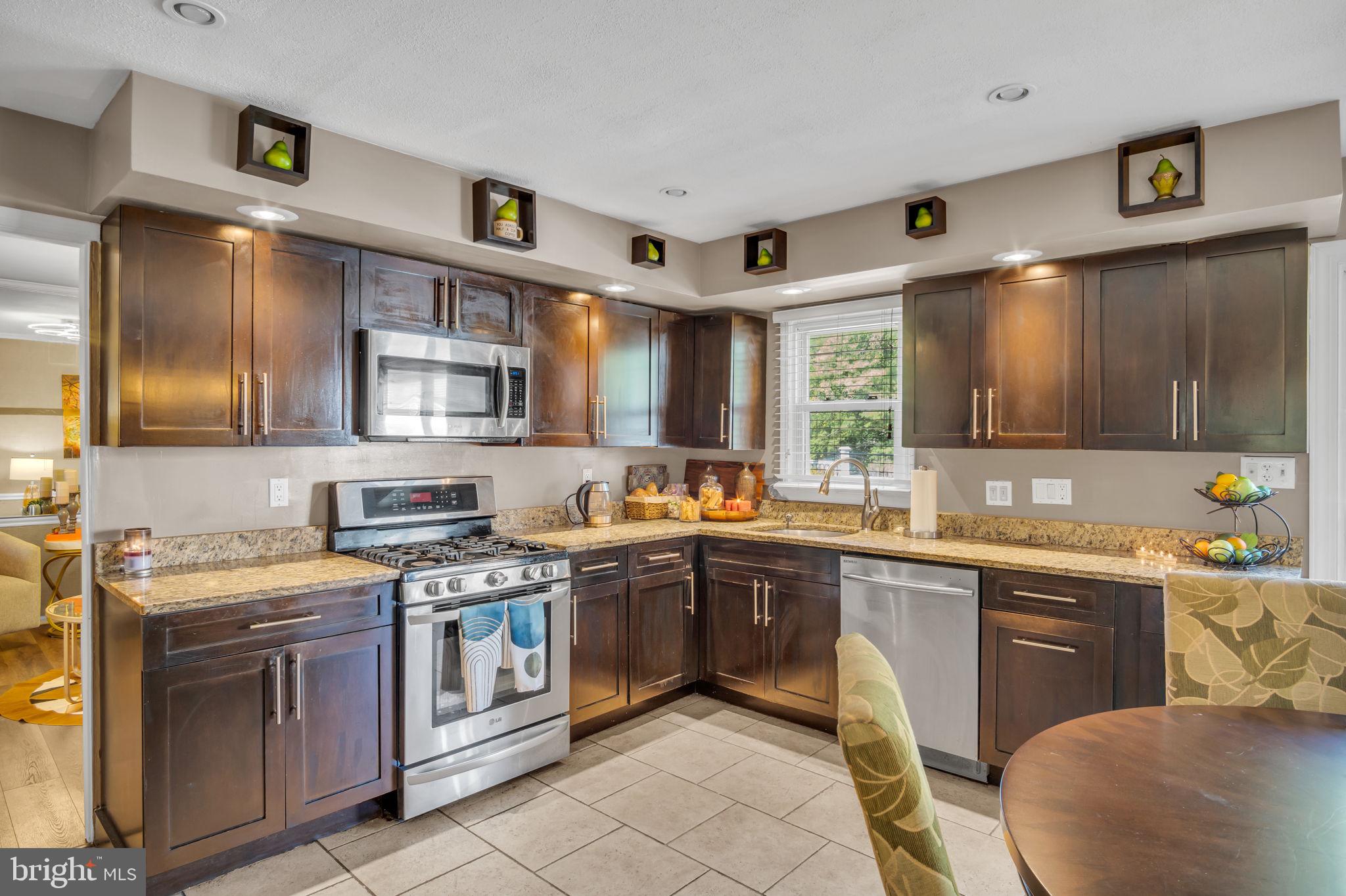 SHOEMAKER VIL - Residential