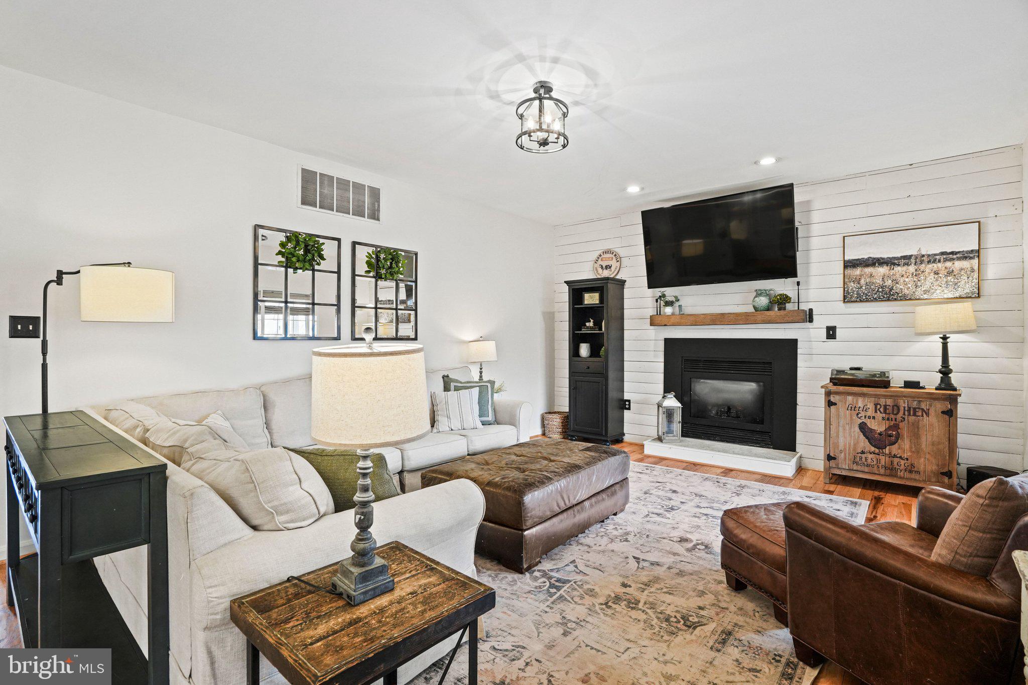 BARNESVILLE OUTSIDE - Residential