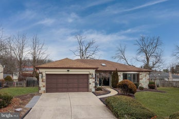 Single Family Residence at 4 W BROOK DRIVE