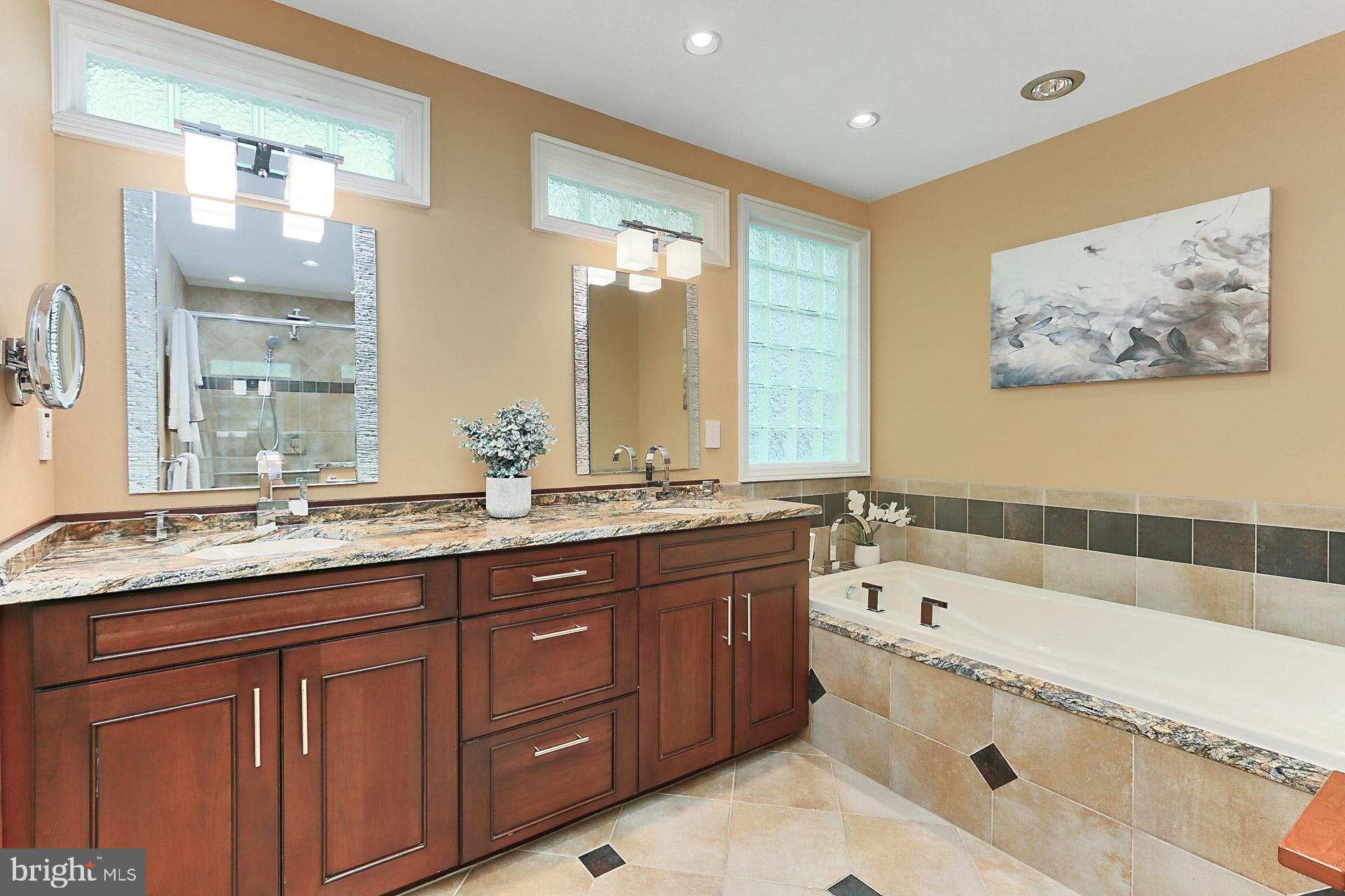 MIDDLERIDGE - Residential