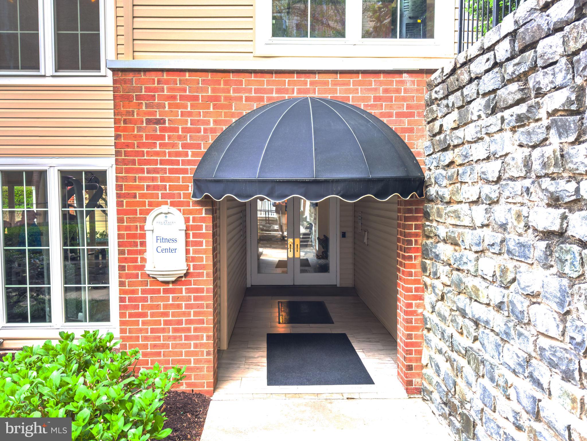 FOUNTAINS AT MCLEAN - Residential