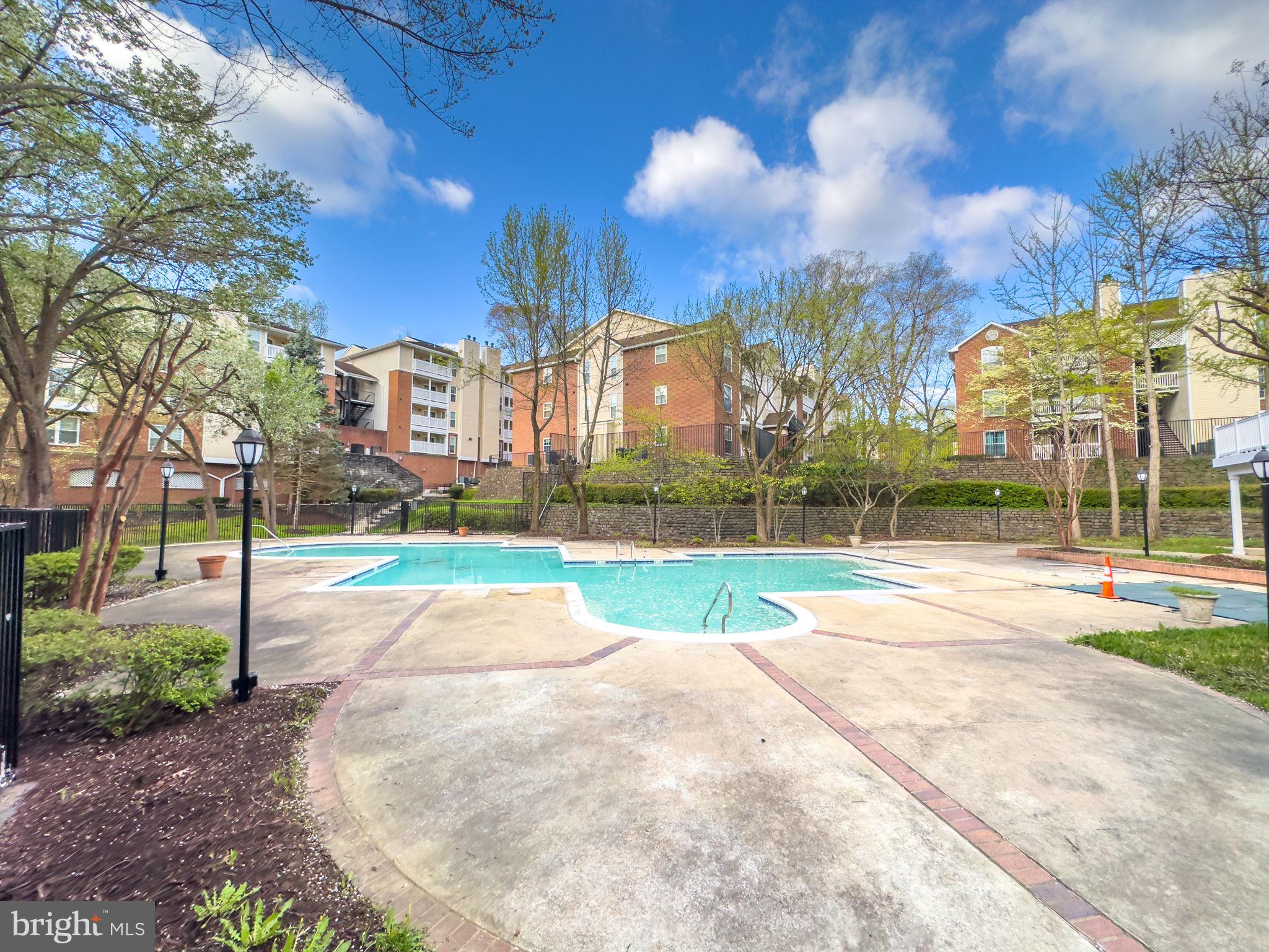 FOUNTAINS AT MCLEAN - Residential