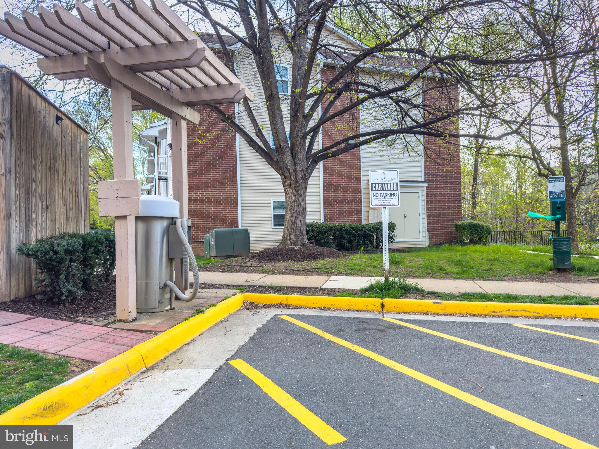 FOUNTAINS AT MCLEAN - Residential
