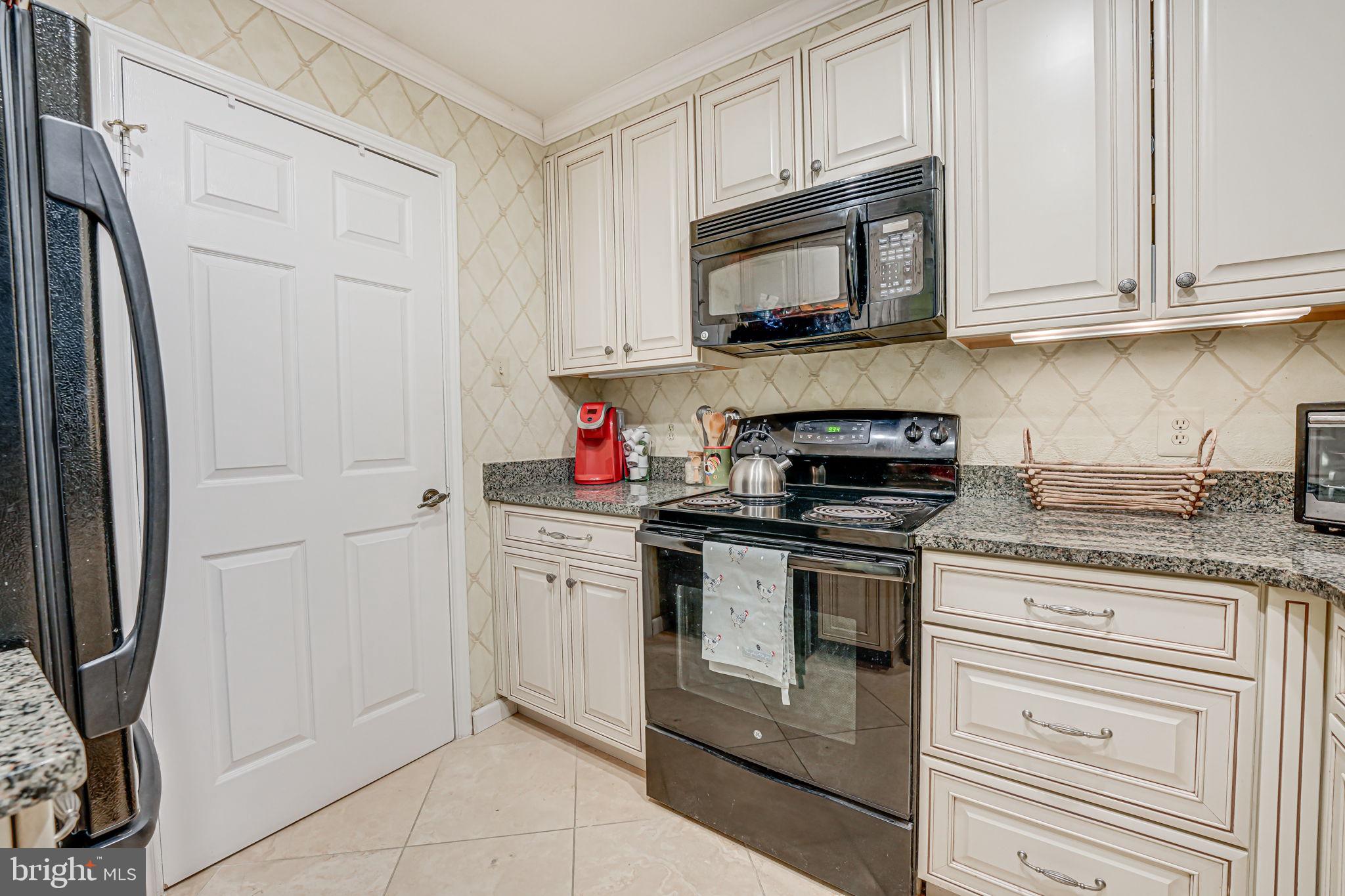 FOUNTAINS AT MCLEAN - Residential