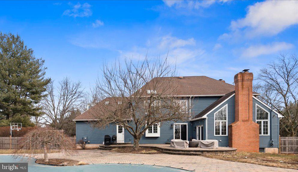 11 W SHORE DRIVE
