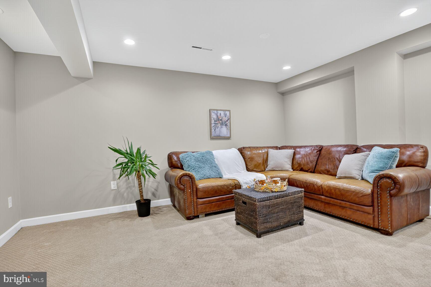 FOX HILLS WEST - Residential