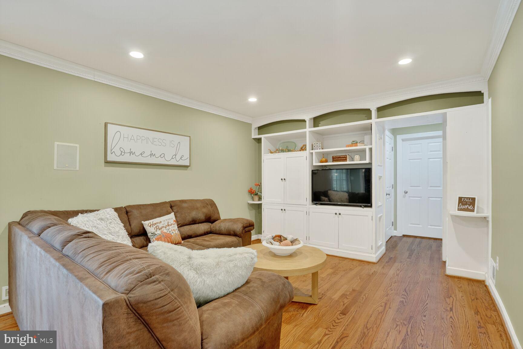 FOX HILLS WEST - Residential