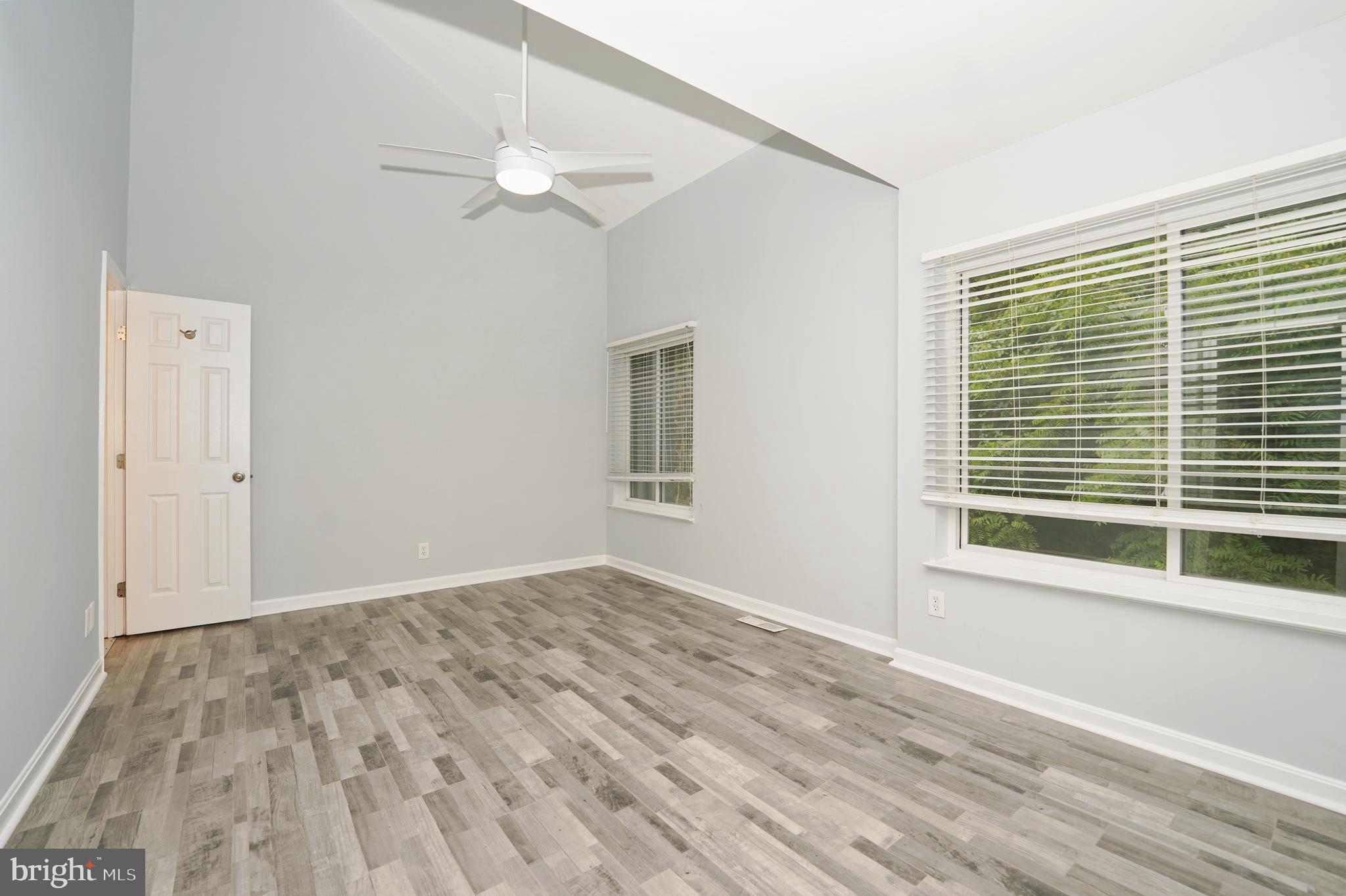 HOBBITS GLEN - Residential