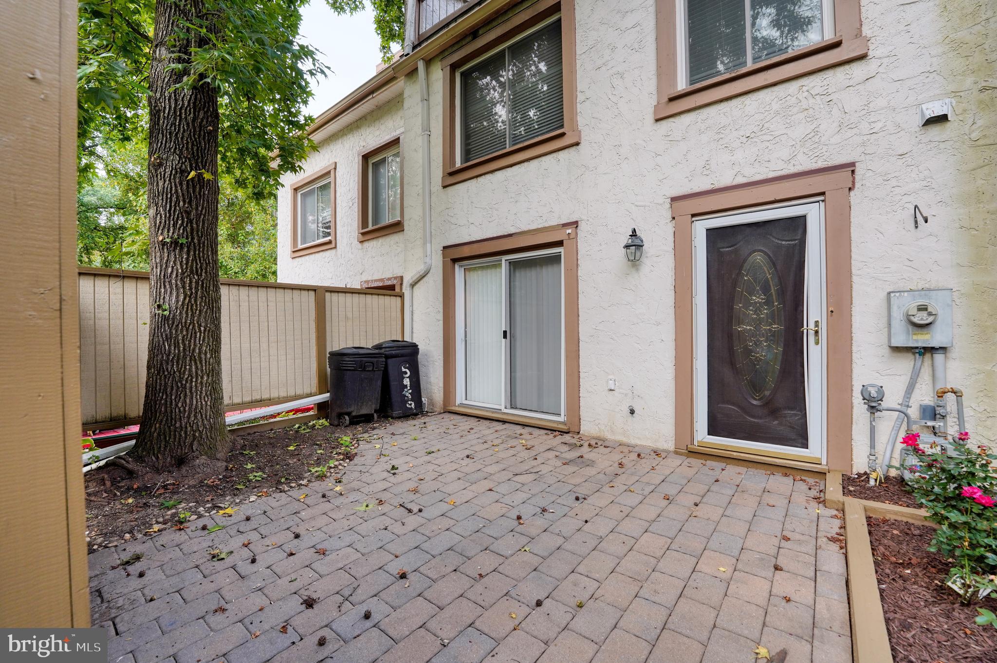 HOBBITS GLEN - Residential