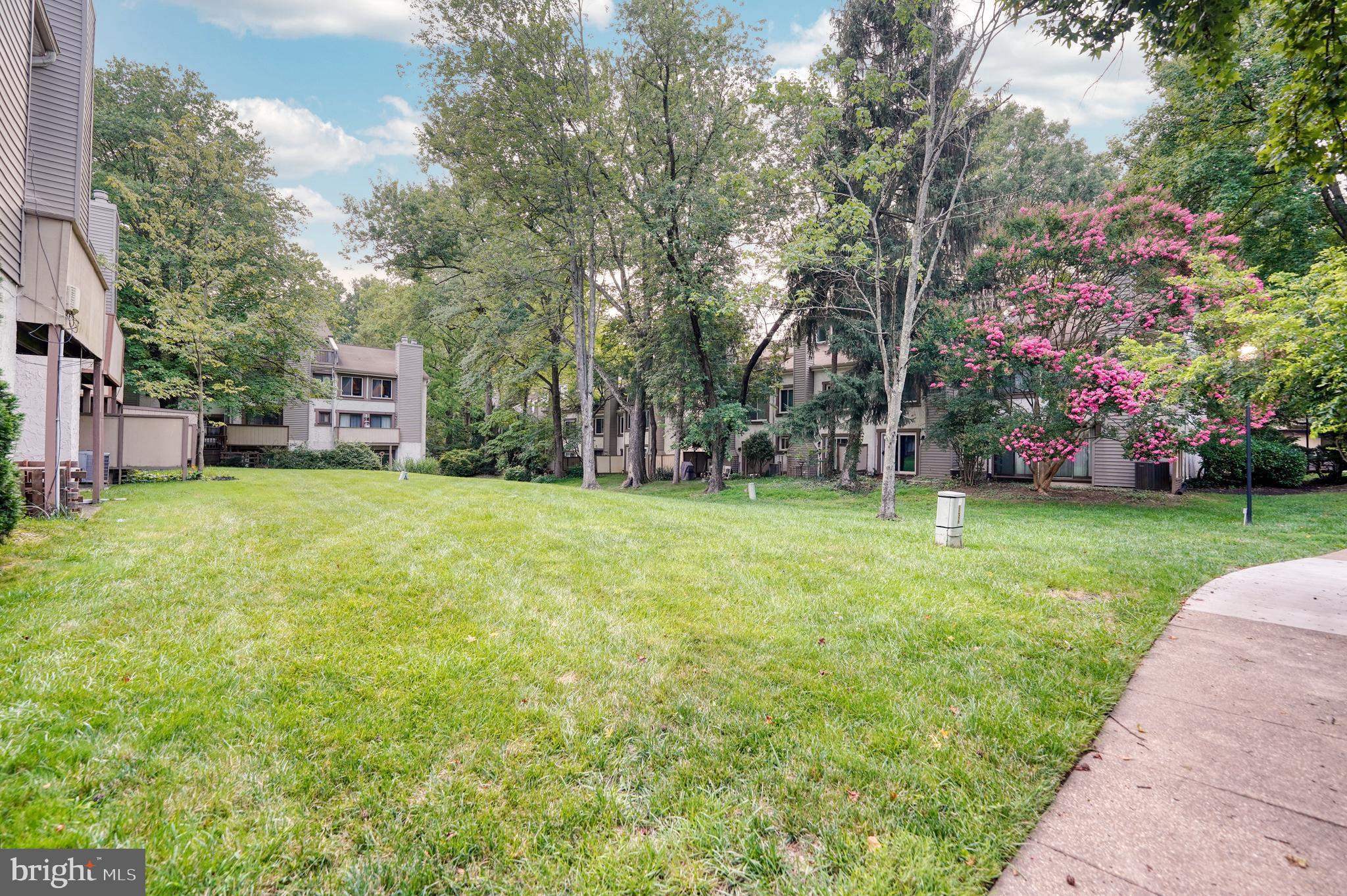 HOBBITS GLEN - Residential