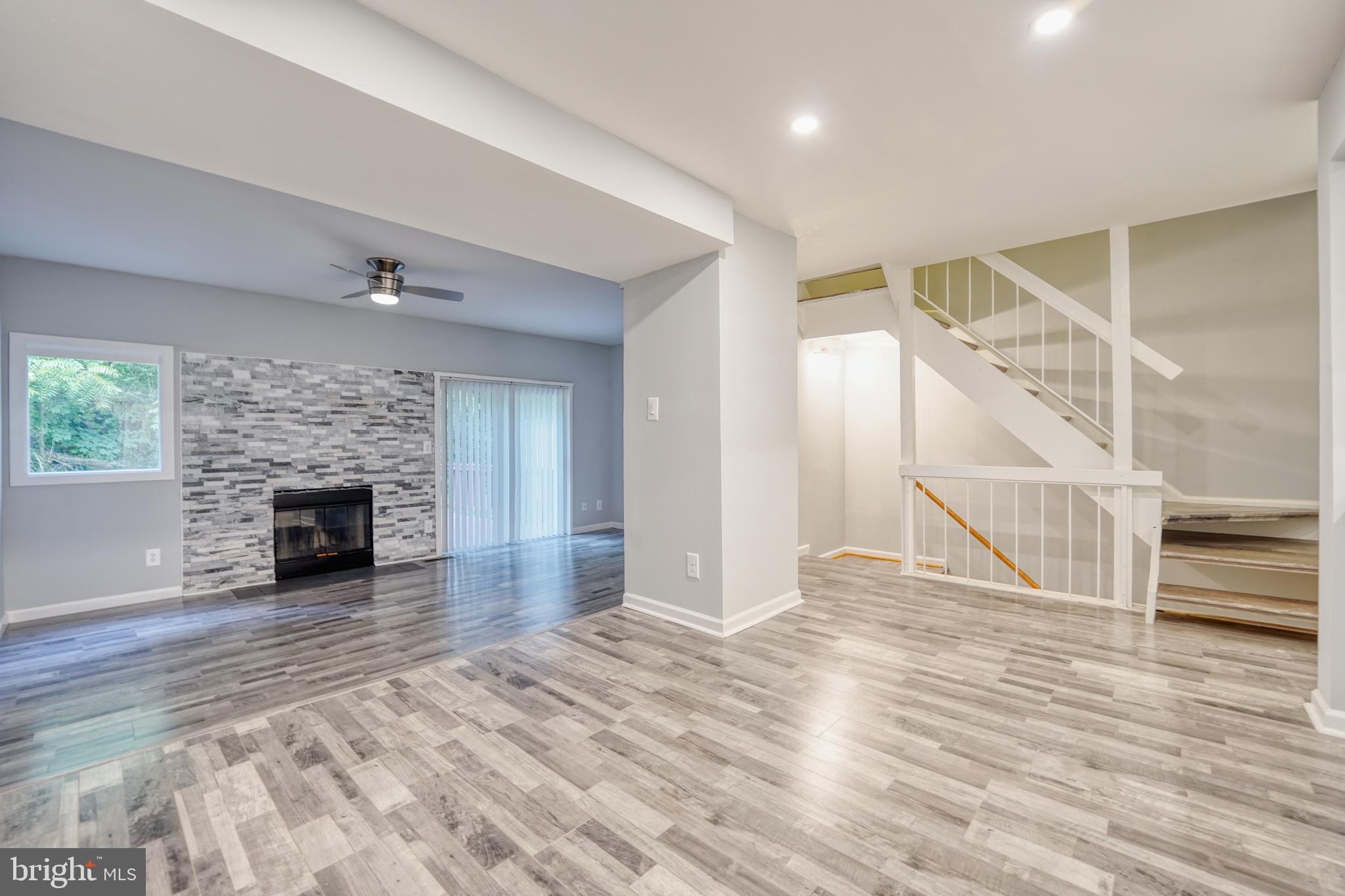 HOBBITS GLEN - Residential