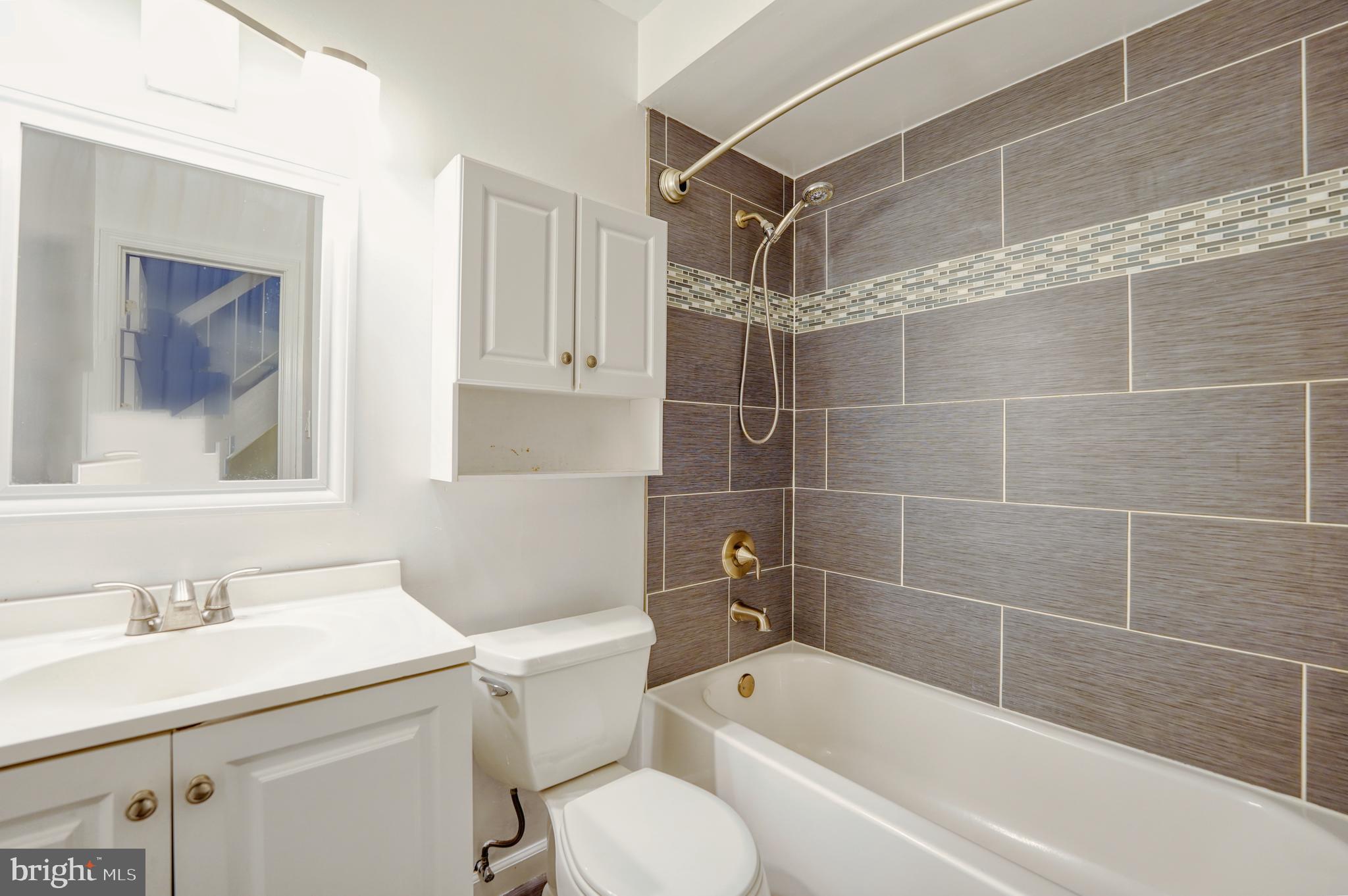 HOBBITS GLEN - Residential