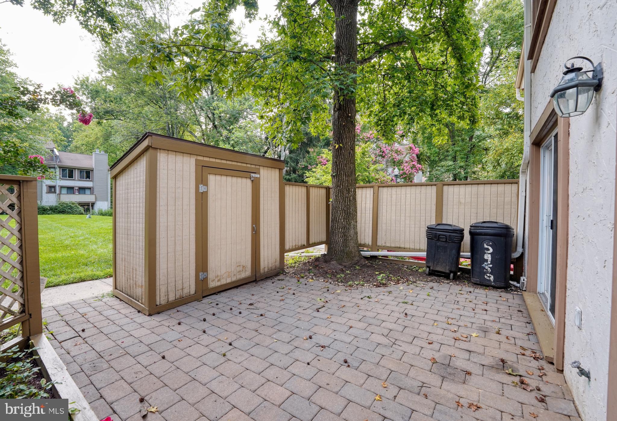 HOBBITS GLEN - Residential