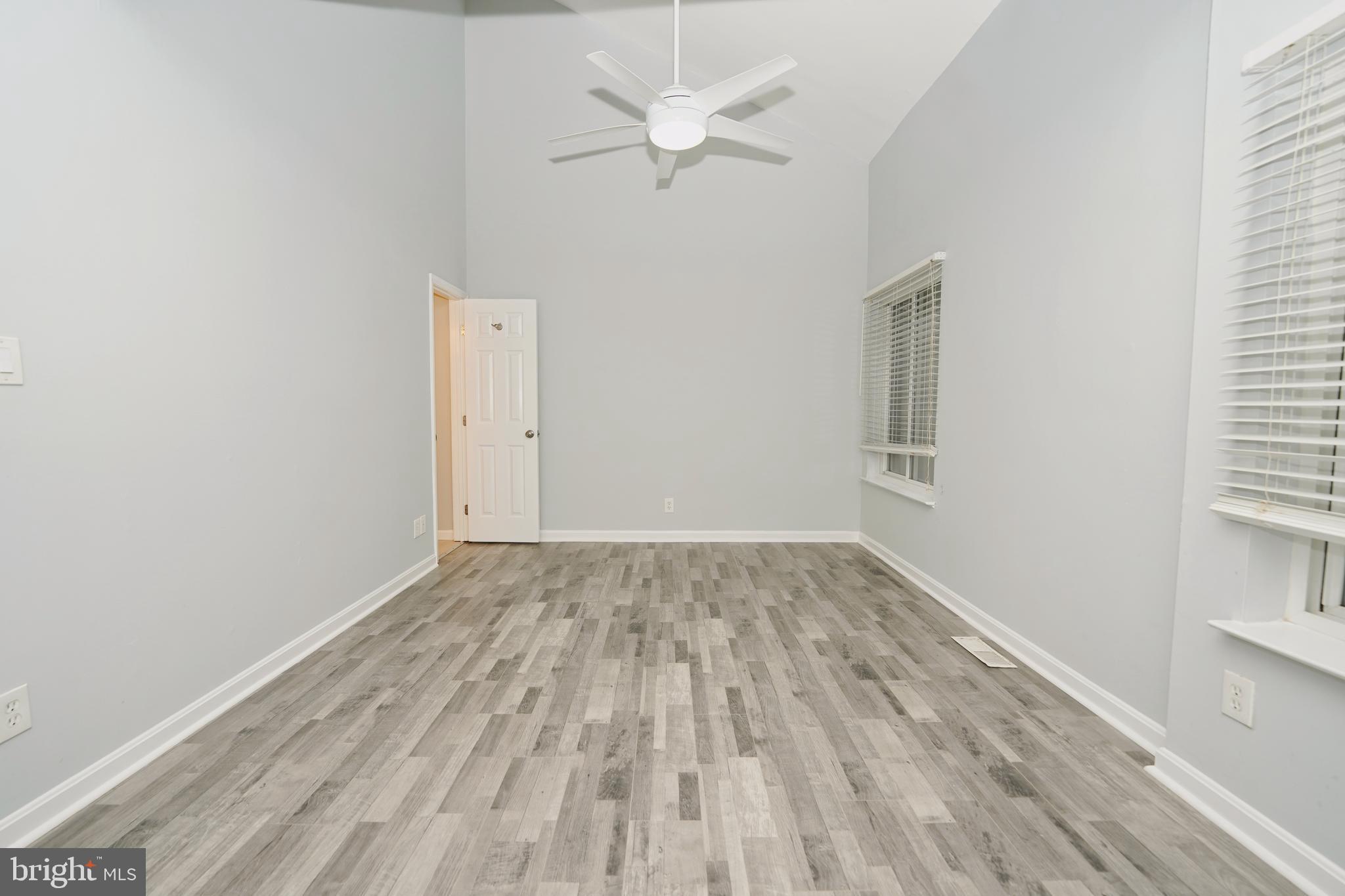 HOBBITS GLEN - Residential