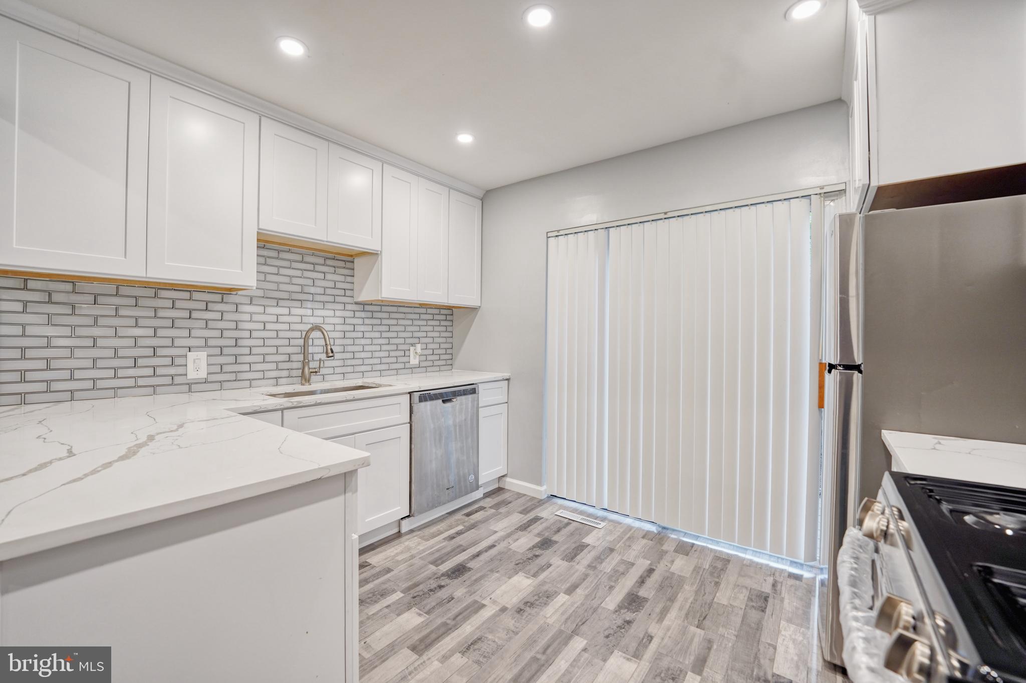 HOBBITS GLEN - Residential