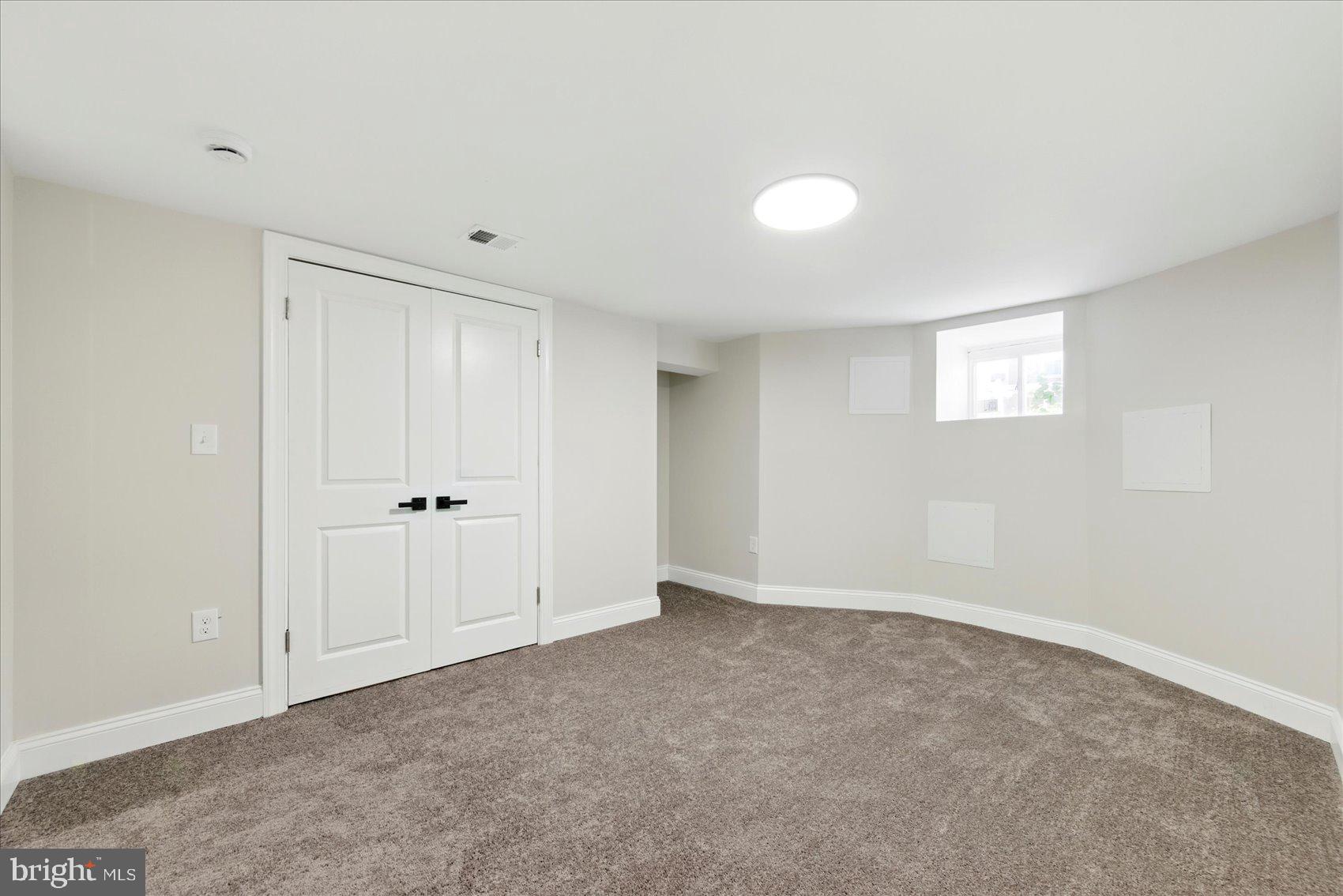 EVERGREEN LAWN - Residential
