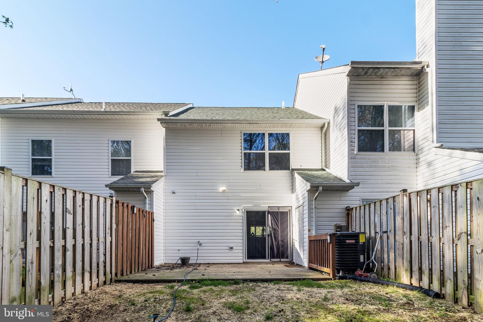 PICKETTS HARBOR - Residential