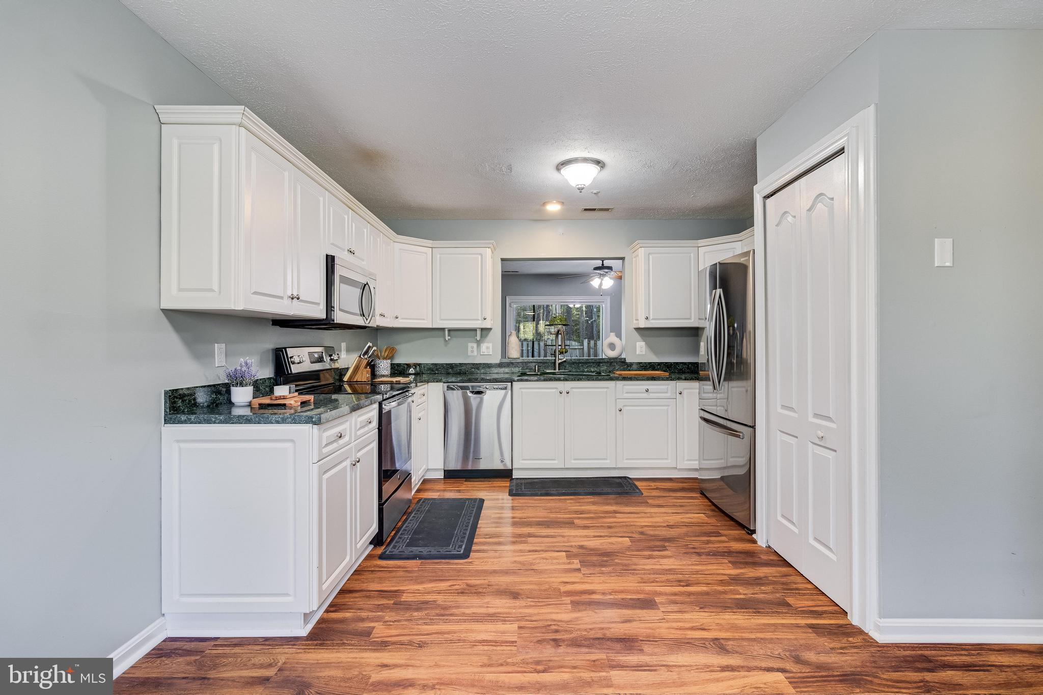 PICKETTS HARBOR - Residential