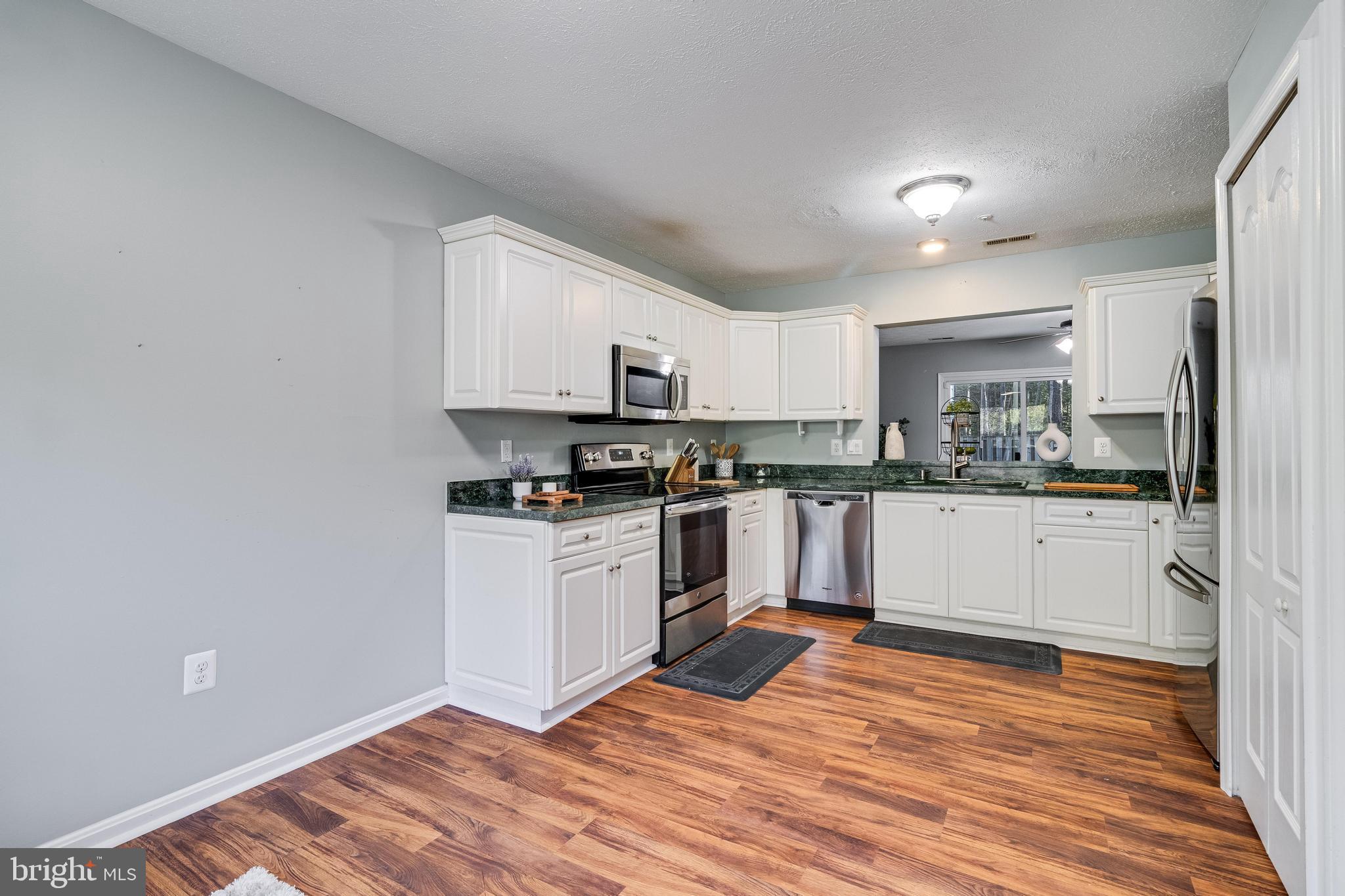 PICKETTS HARBOR - Residential