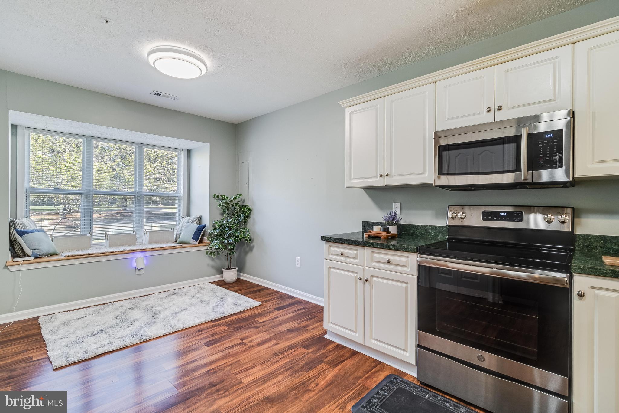 PICKETTS HARBOR - Residential