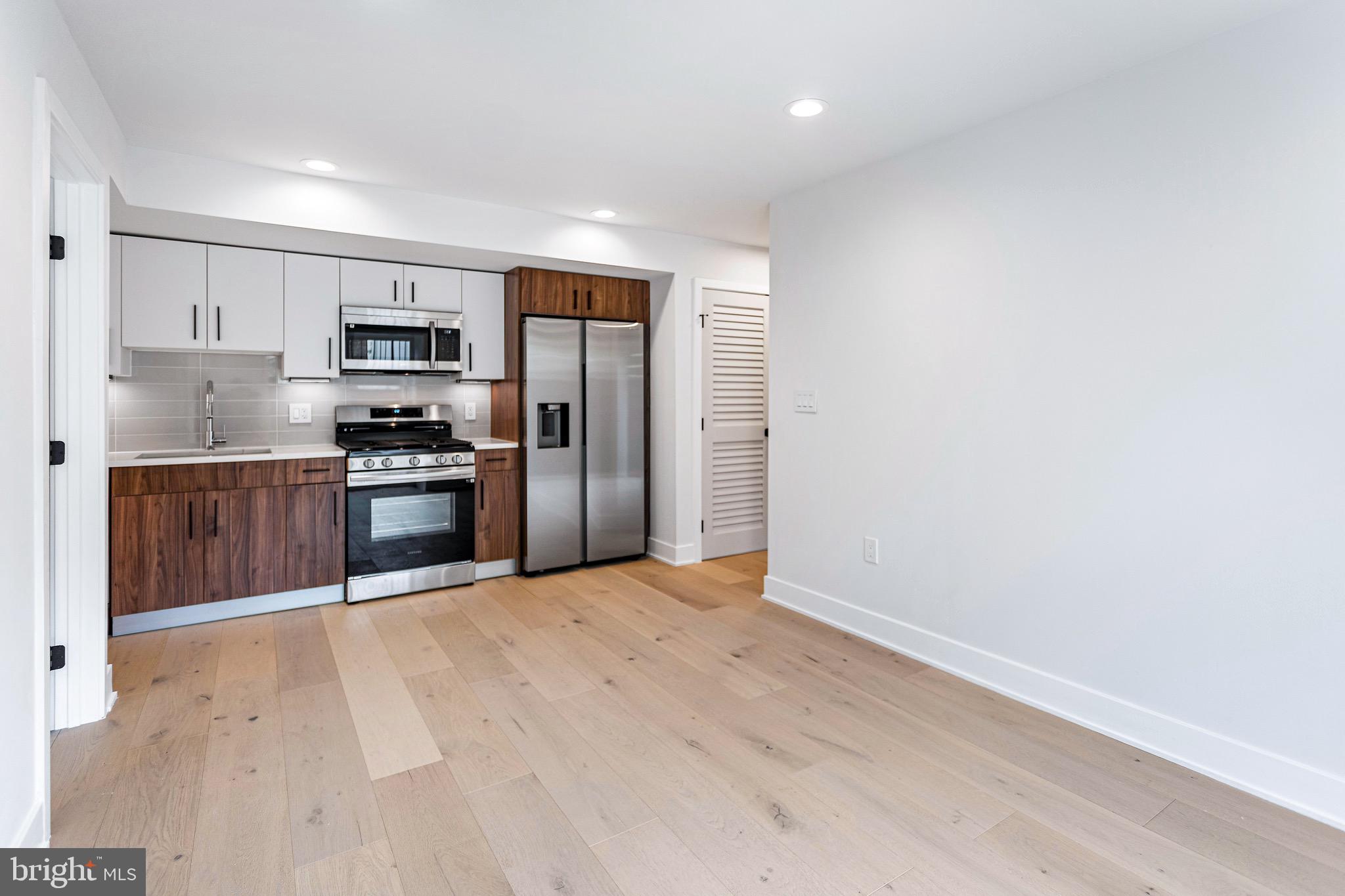 845 19TH STREET NE UNIT 4