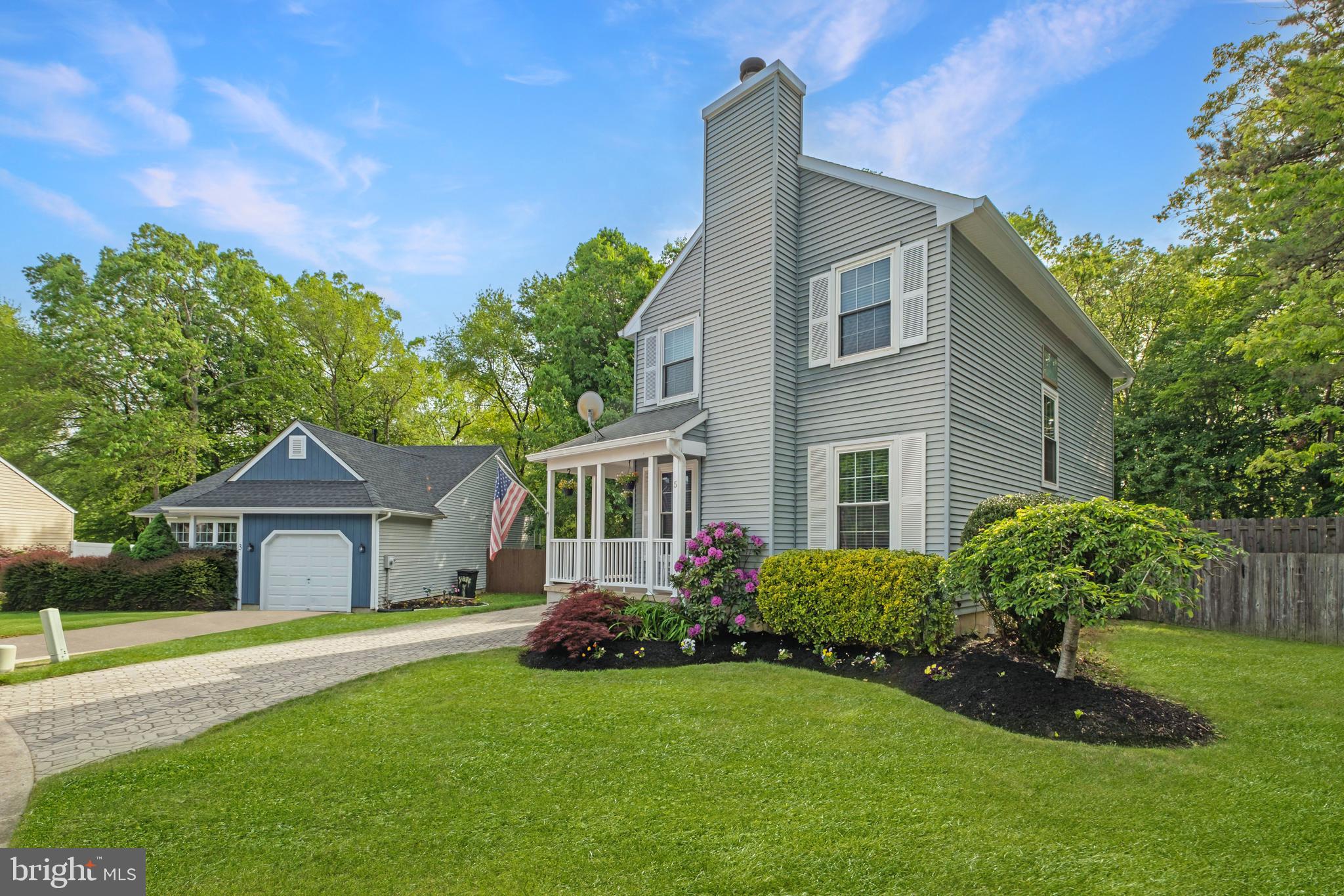 5 LILY COURT