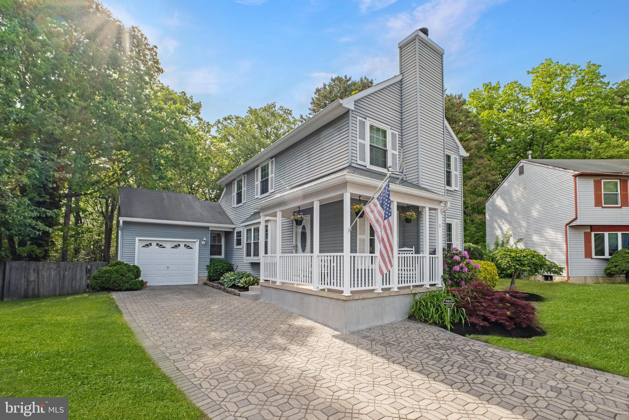 5 LILY COURT