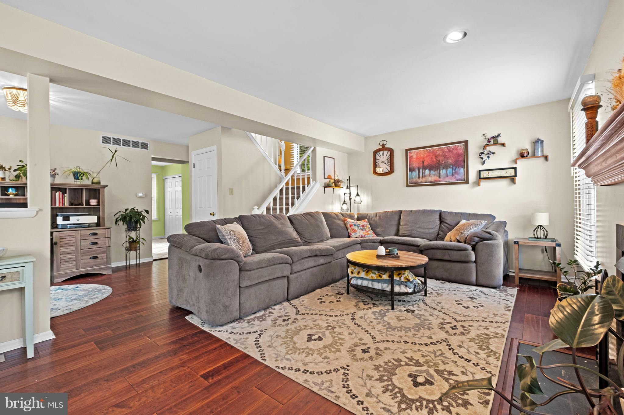 5 LILY COURT
