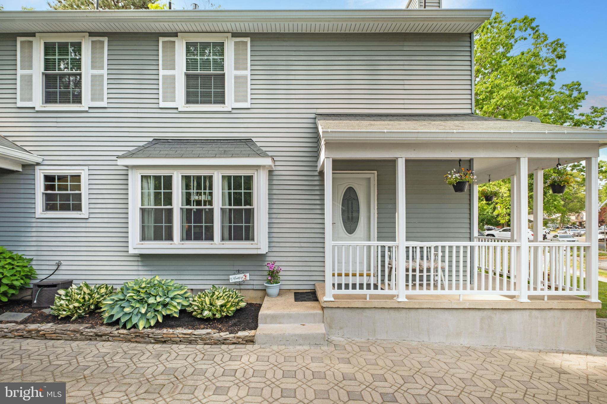 5 LILY COURT