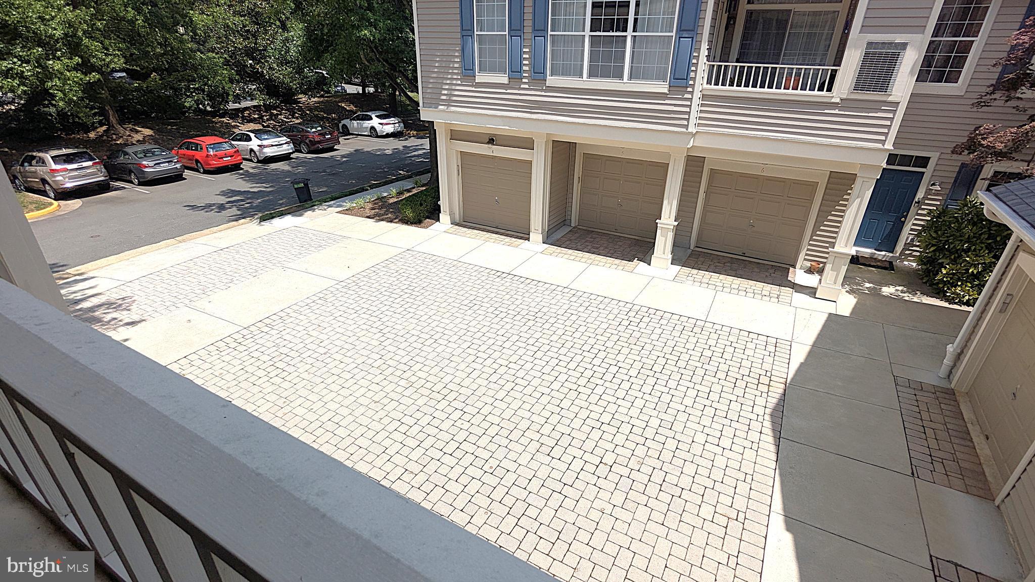 SUTTON RIDGE - Residential