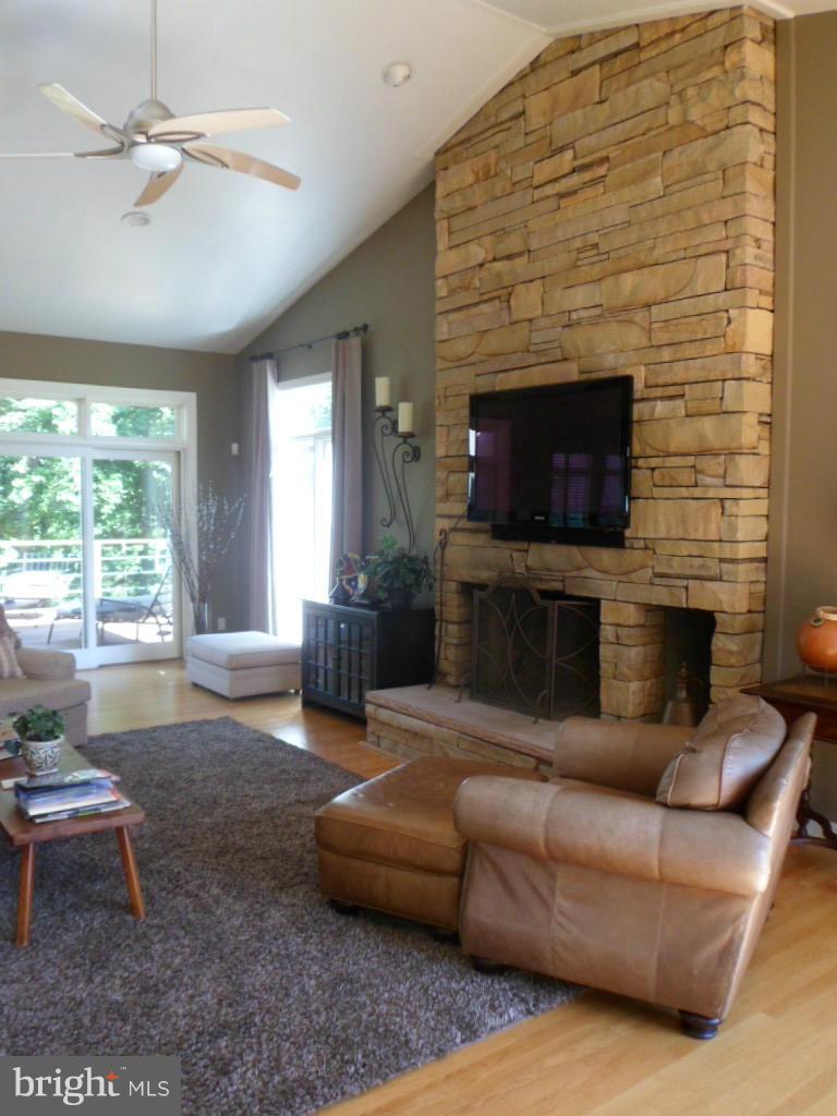 TOWN CREEK - Residential Lease