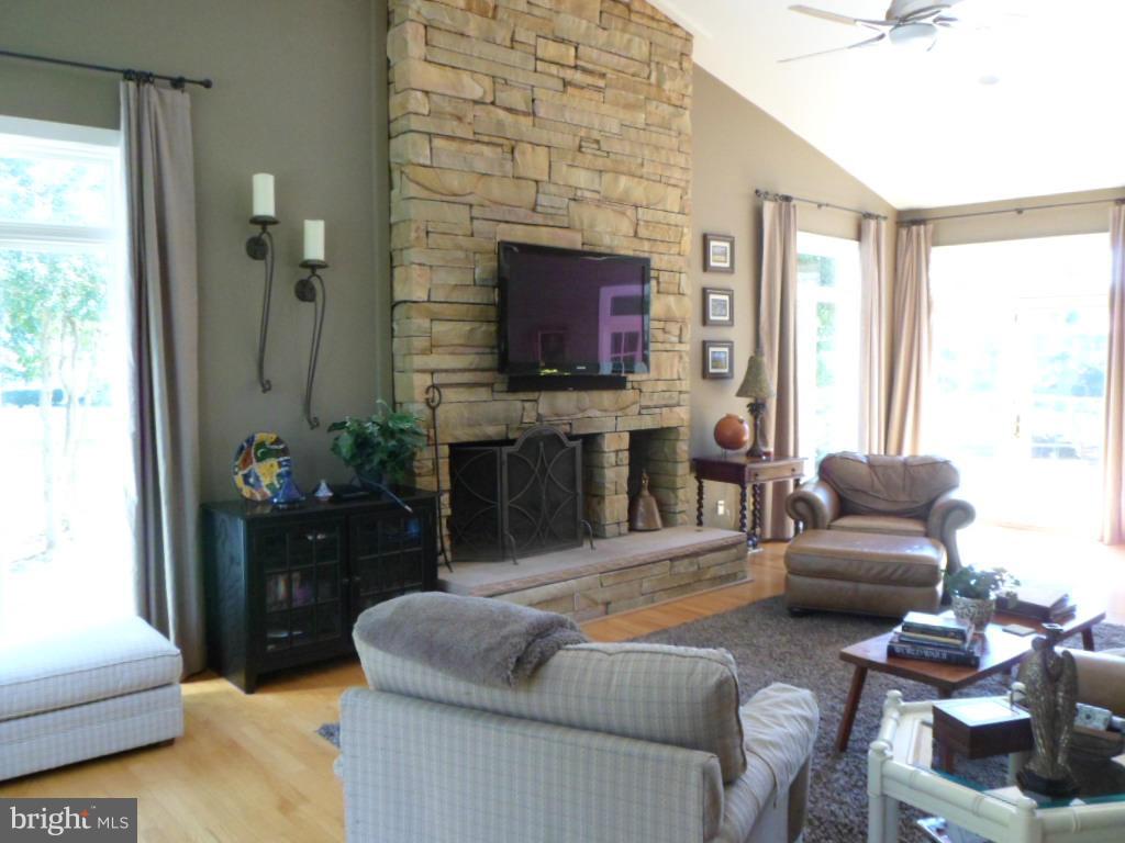 TOWN CREEK - Residential Lease