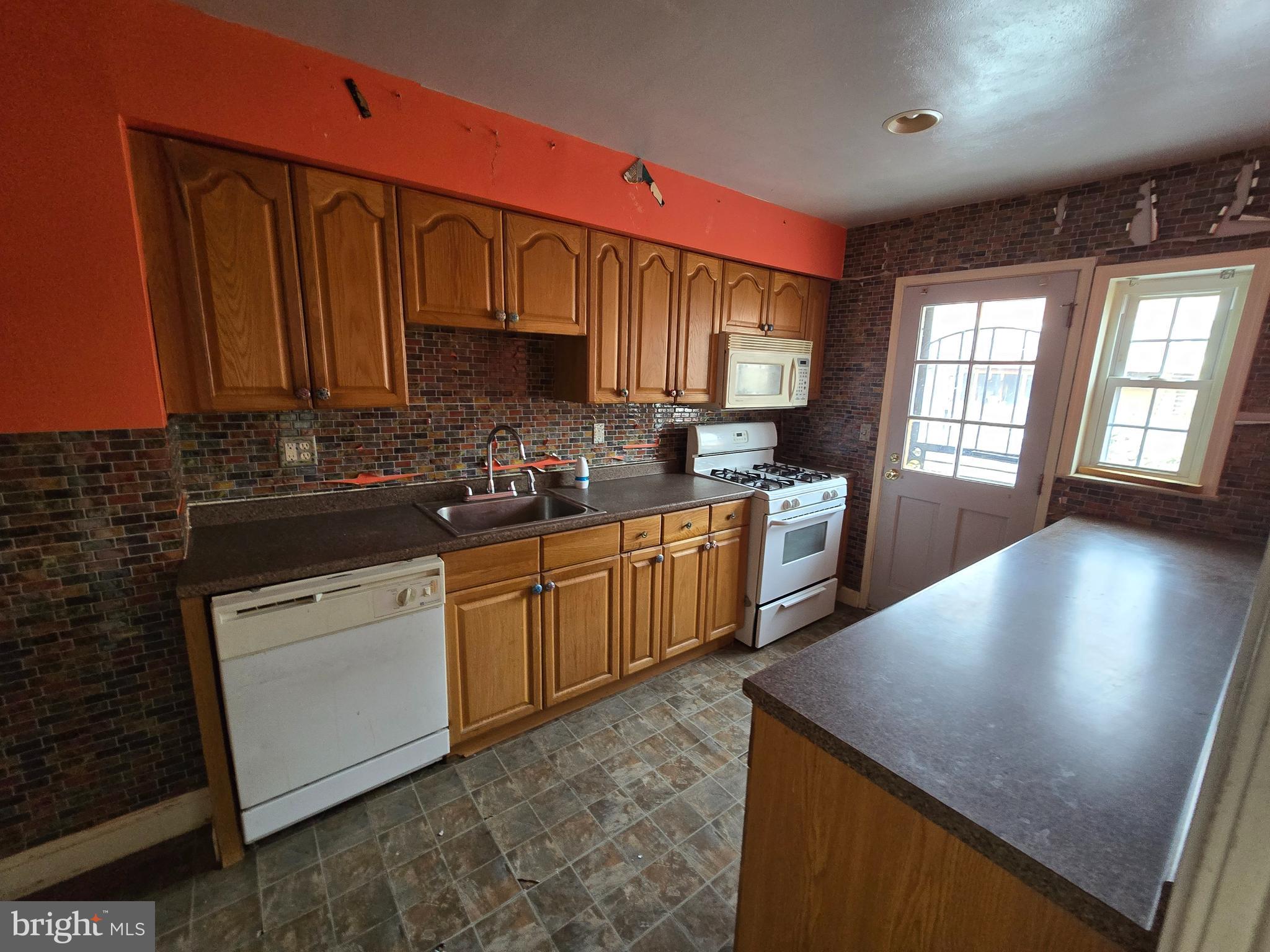 WOODBOURNE HEIGHTS - Residential