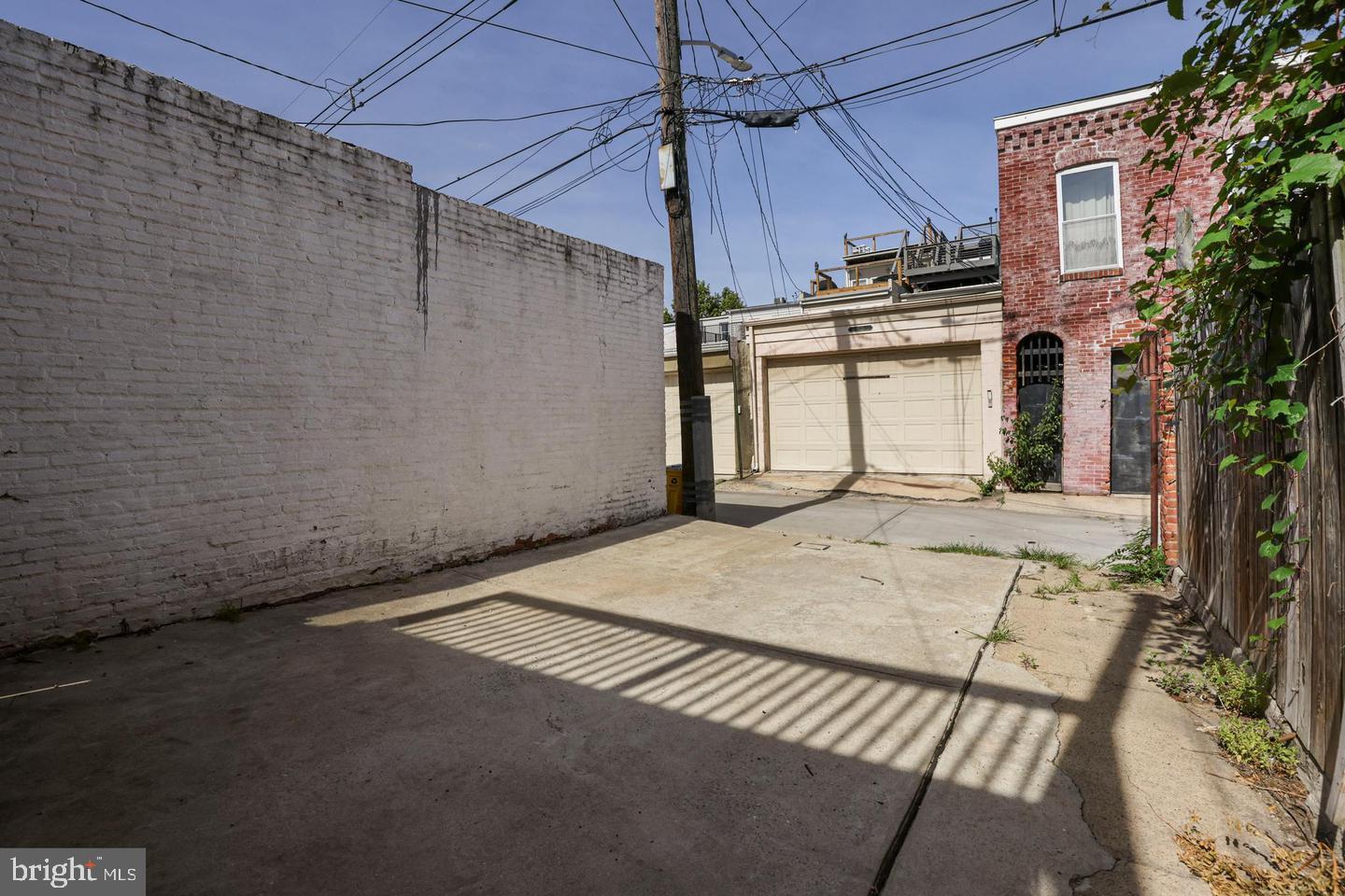 RIVERSIDE - Residential Lease