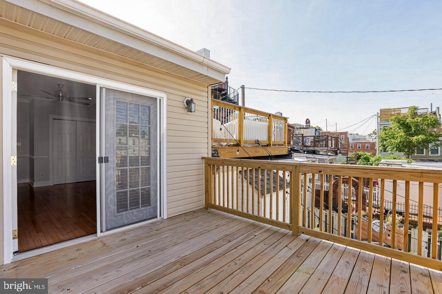 RIVERSIDE - Residential Lease