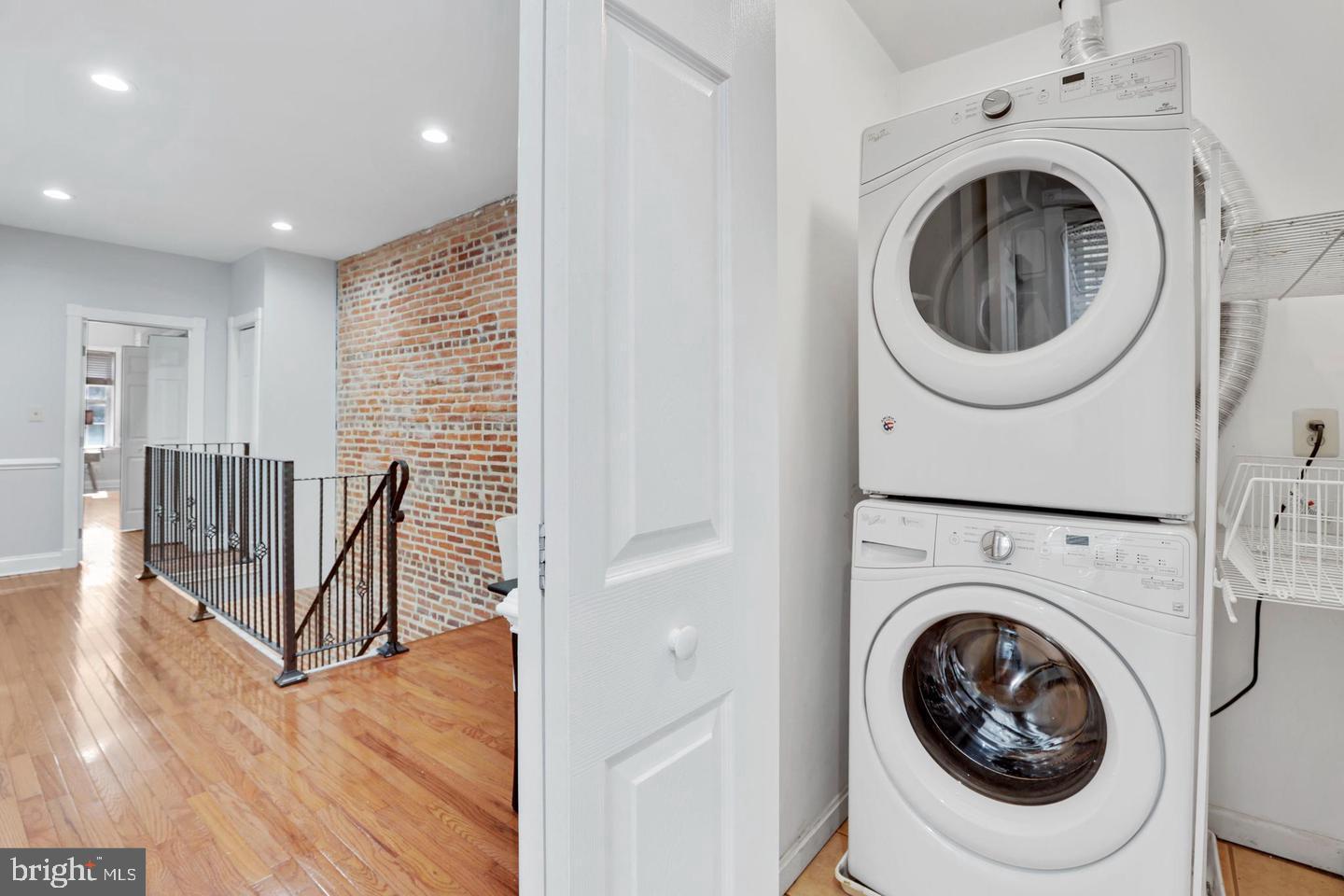 RIVERSIDE - Residential Lease