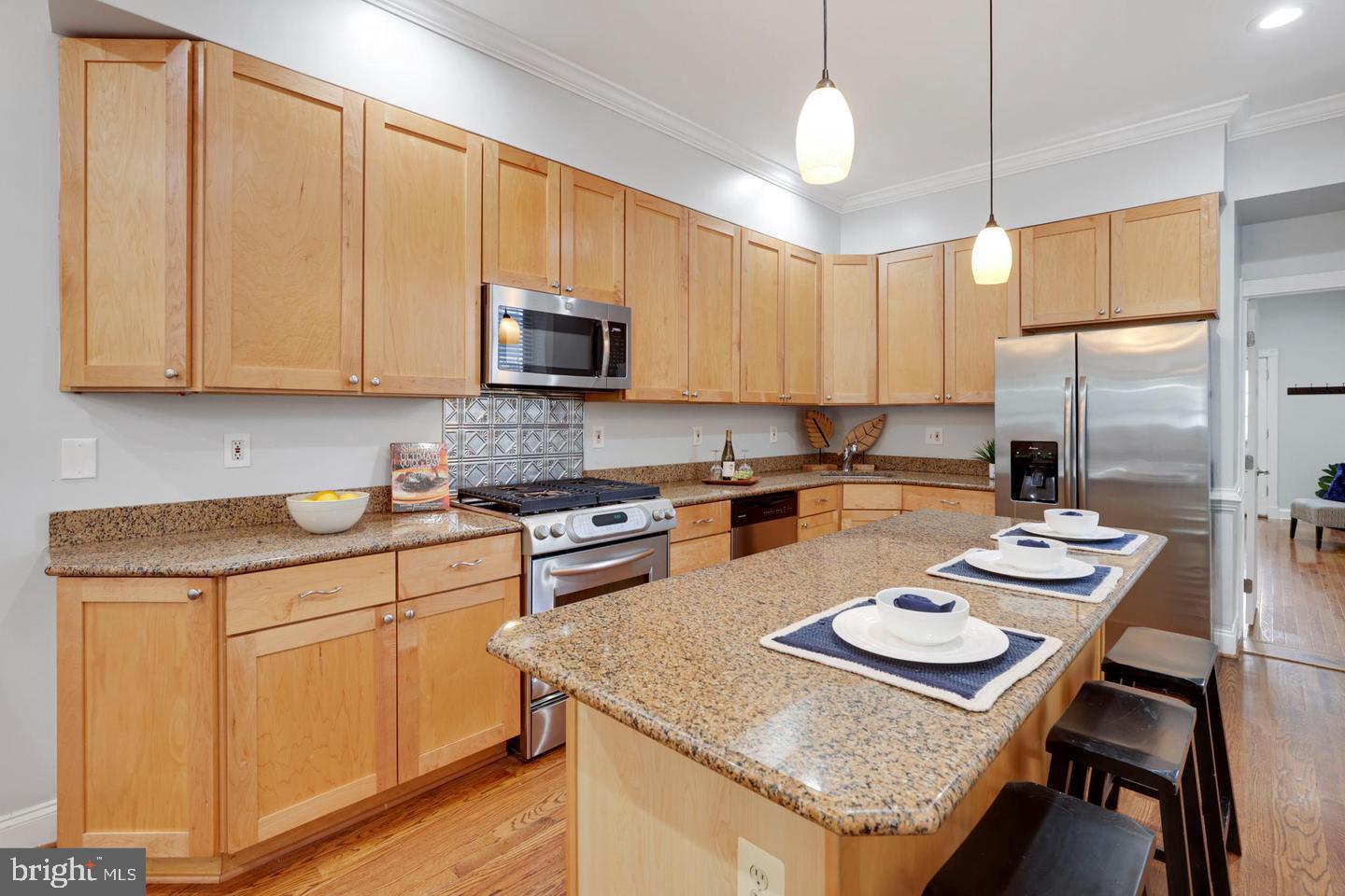 RIVERSIDE - Residential Lease