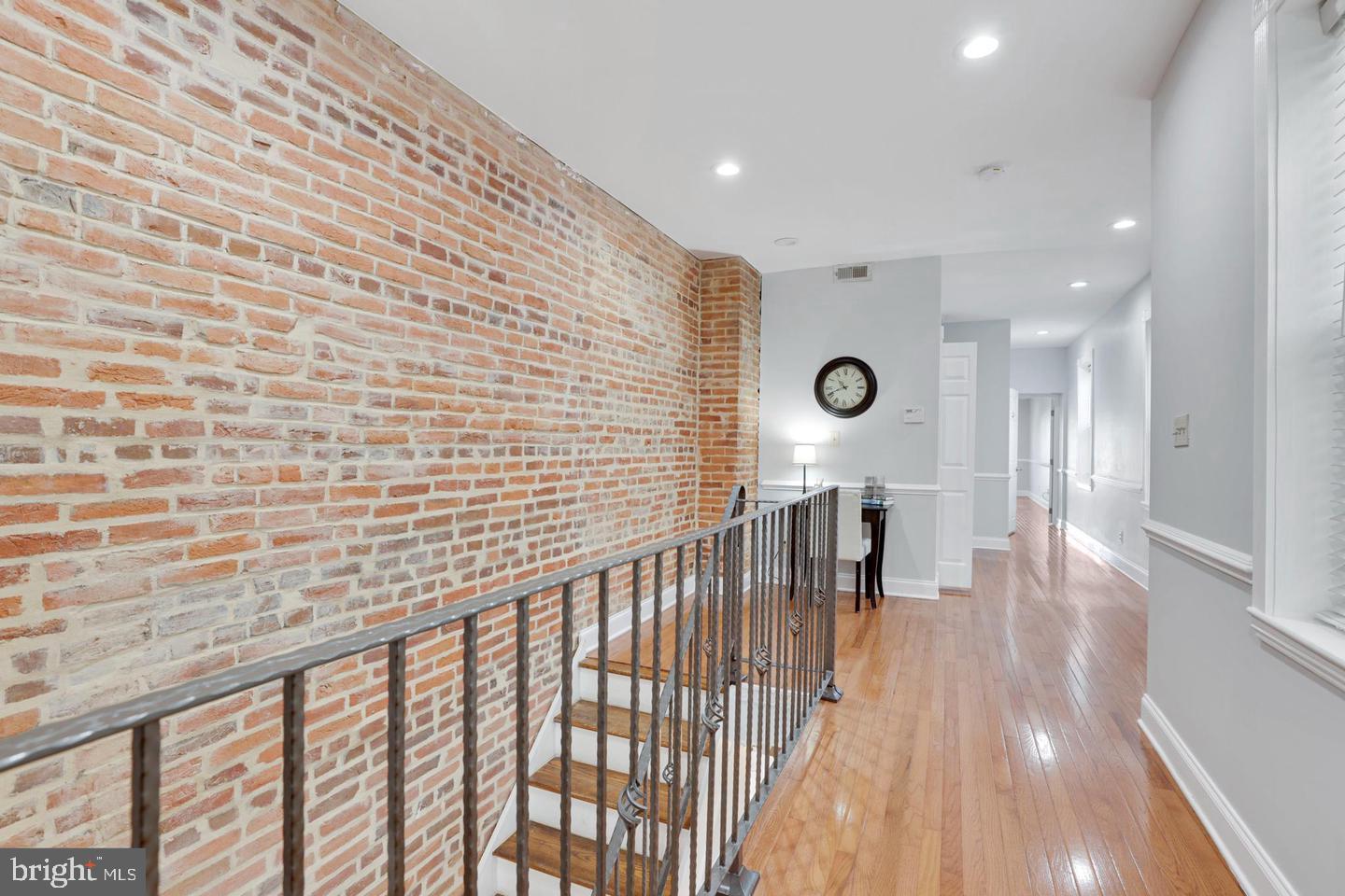 RIVERSIDE - Residential Lease