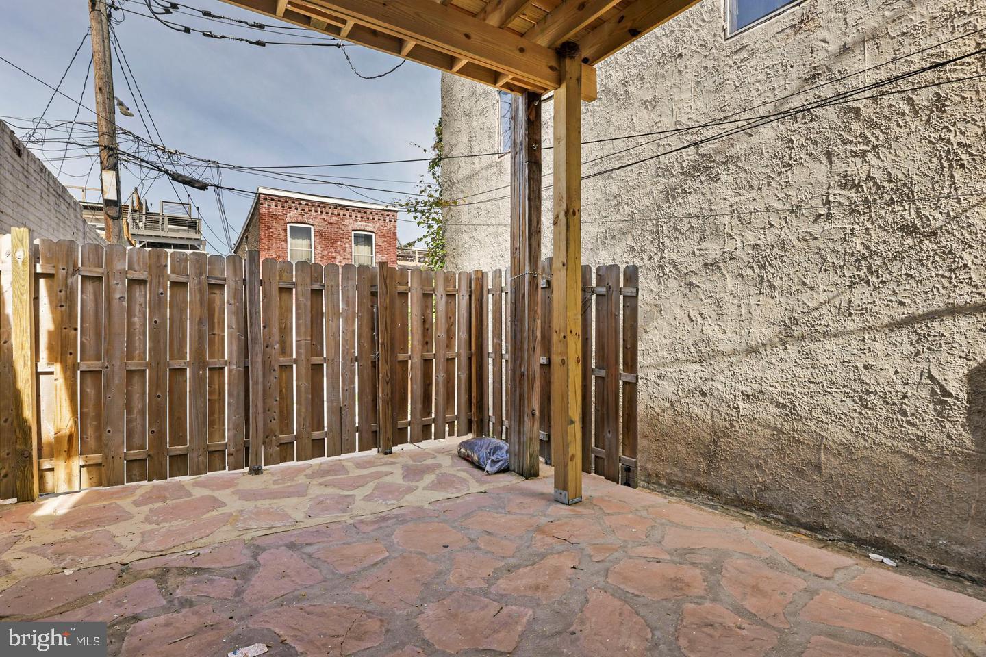 RIVERSIDE - Residential Lease