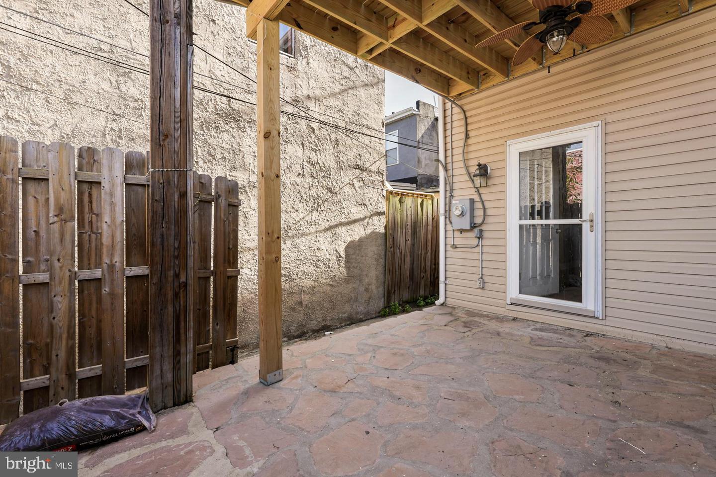 RIVERSIDE - Residential Lease